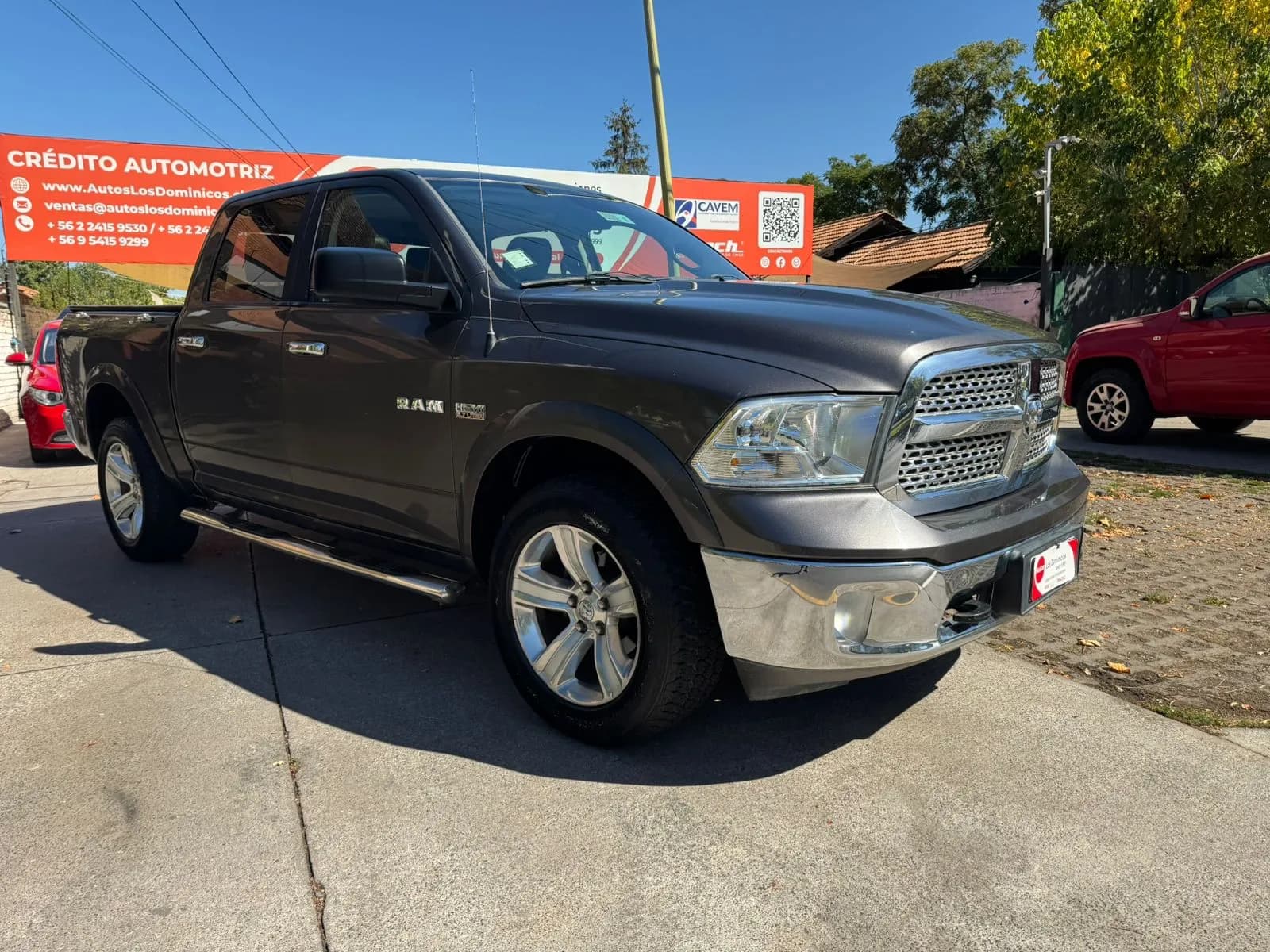 DODGE RAM 1500 LARAMIE 5.7 HEMI 4X4  vista 1