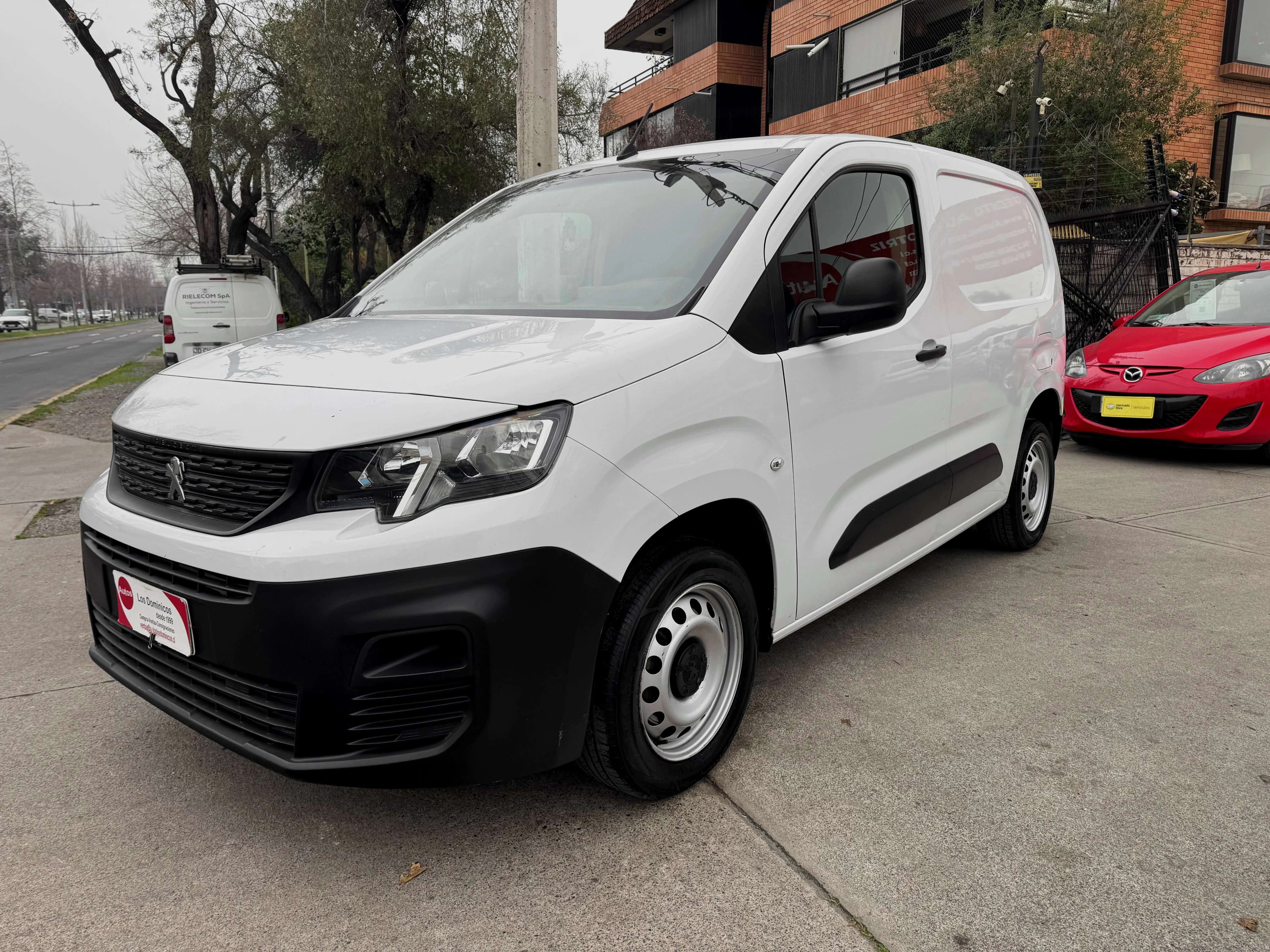 Peugeot PEUGEOT - PARTNER - DIESEL 1.5 MEC SOLO 70.000 KM VER EN LAS CONDES vista 3