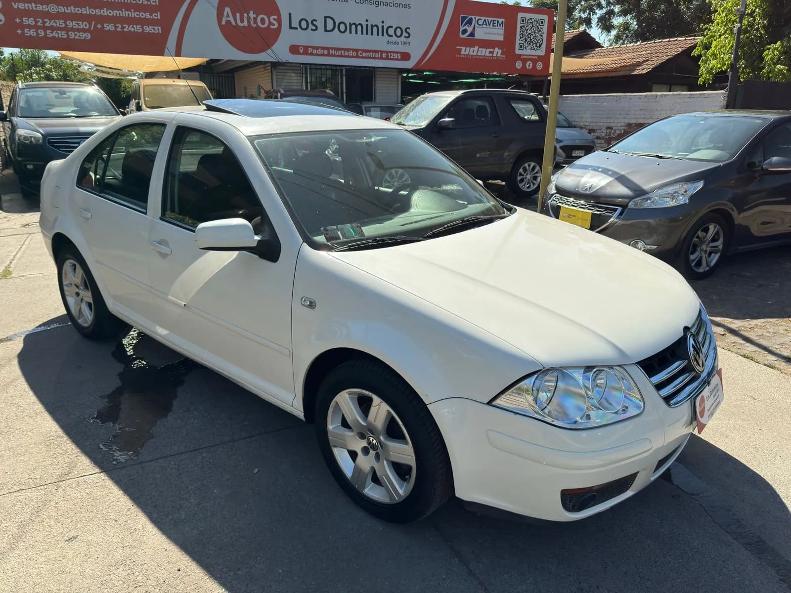 Volkswagen BORA TRENDLINE SKY 2.0 SOLO 147.000 KM vista 1