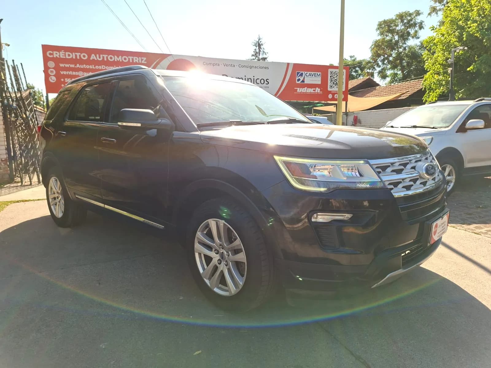 Ford EXPLORER XLT 3.5 AUTOMATICO 3 CORRIDAS vista 2