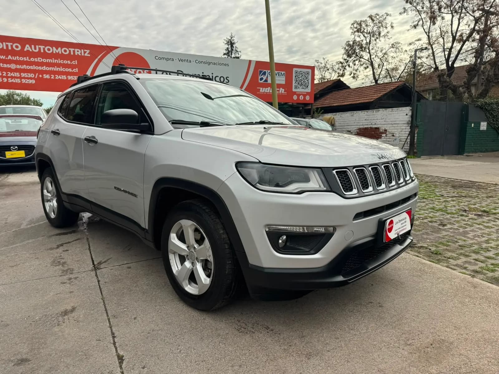 Jeep COMPASS SPORT 2.4 MEC 6 VEL FULL CARPLAY CAMARA SOLO 89.000 KM vista 1