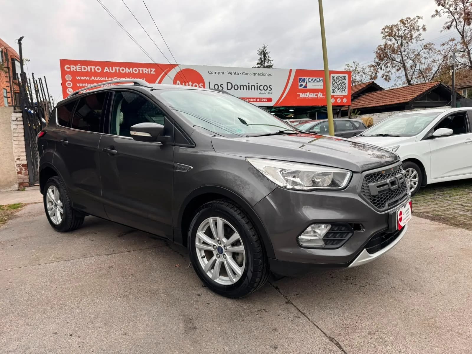 FORD FORD - ESCAPE - 2.5 AUT FULL CARPLY CAMARA VER EN LAS CONDES vista 1