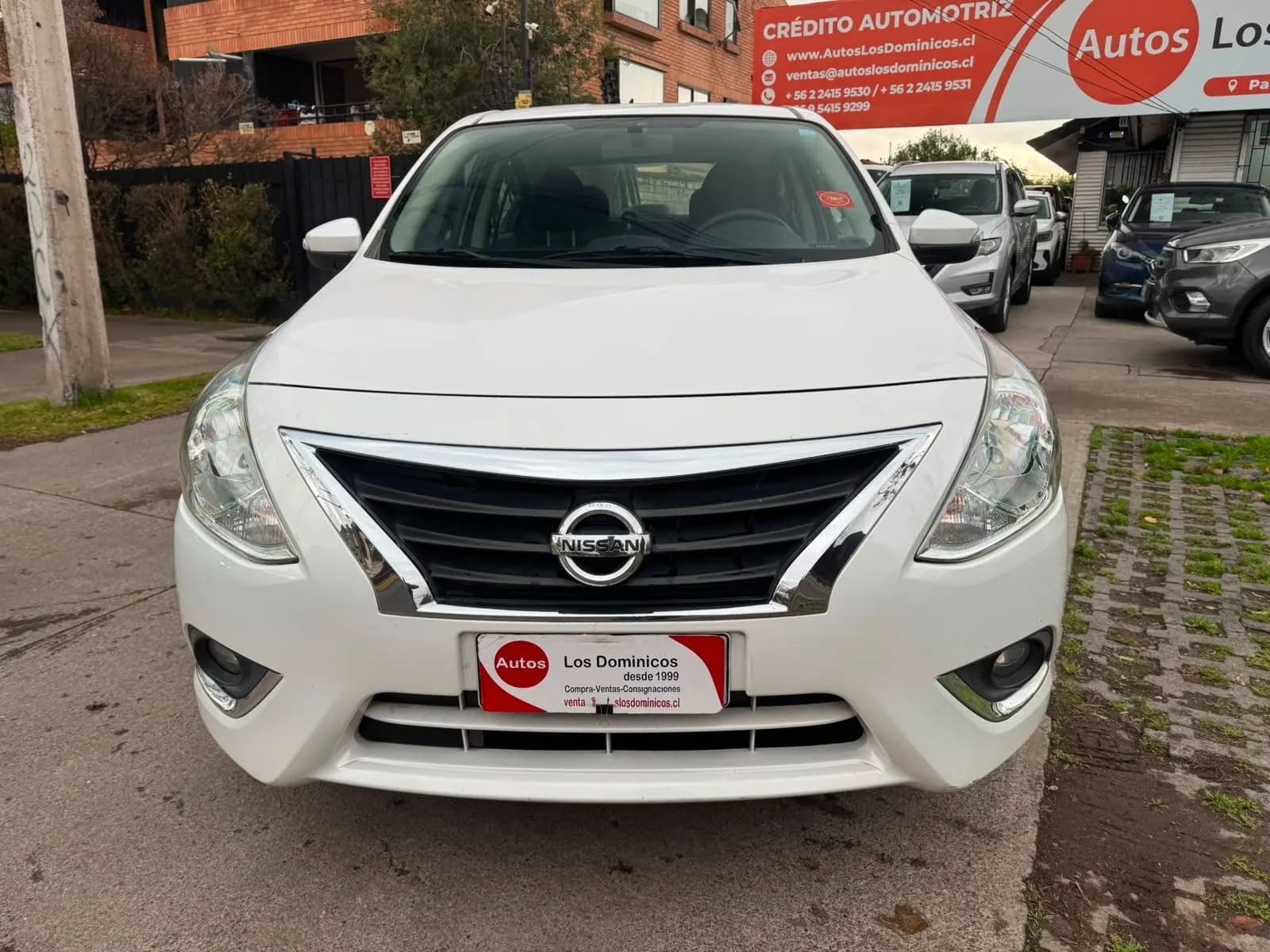 Nissan VERSA vista 3