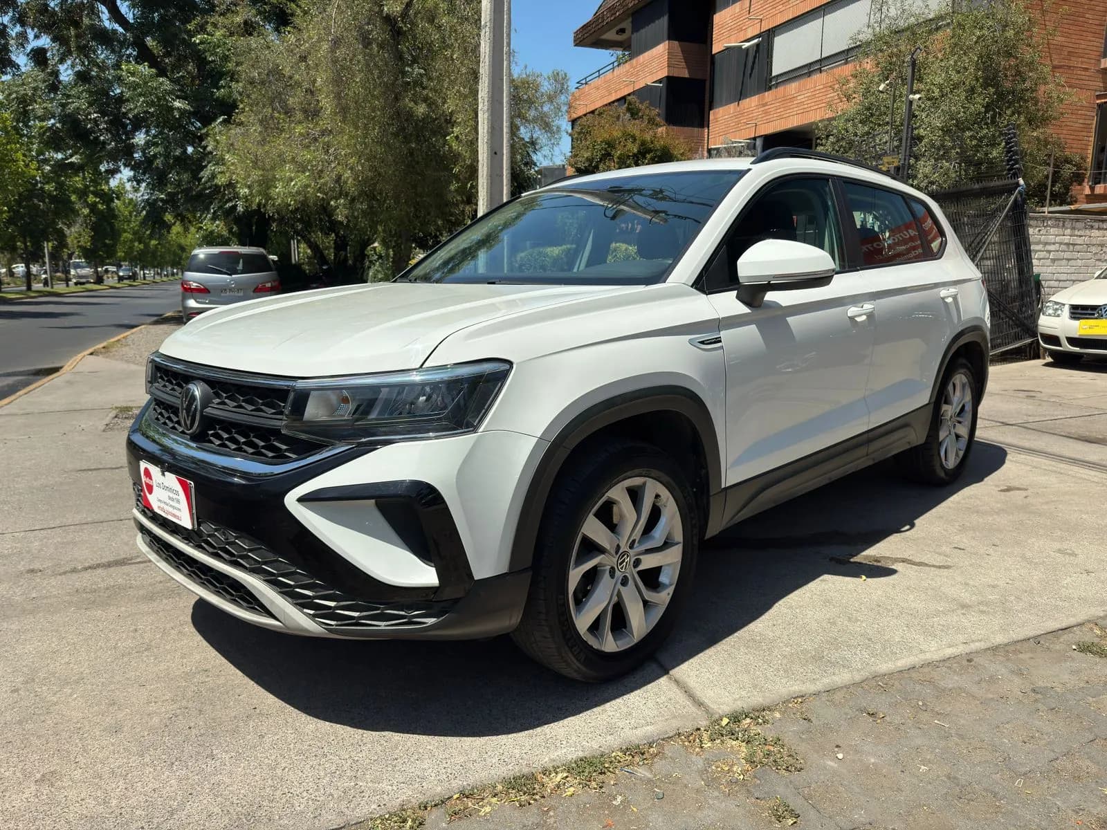 Volkswagen TAOS TSI COMFORTLINE 1.4 AUTOMATICO  vista 3