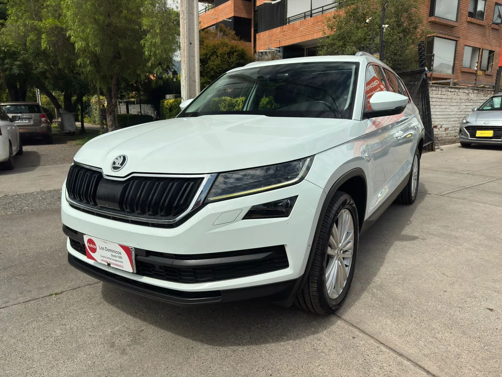 SKODA KODIAQ STYLE 2.0 TURBO AUTOMATICA 4X4 vista 3