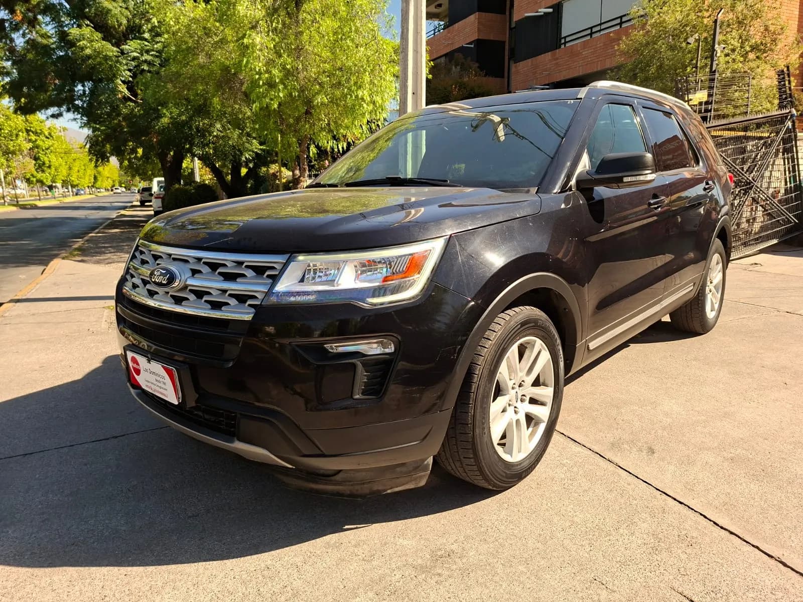 Ford EXPLORER XLT 3.5 AUTOMATICO 3 CORRIDAS vista 1