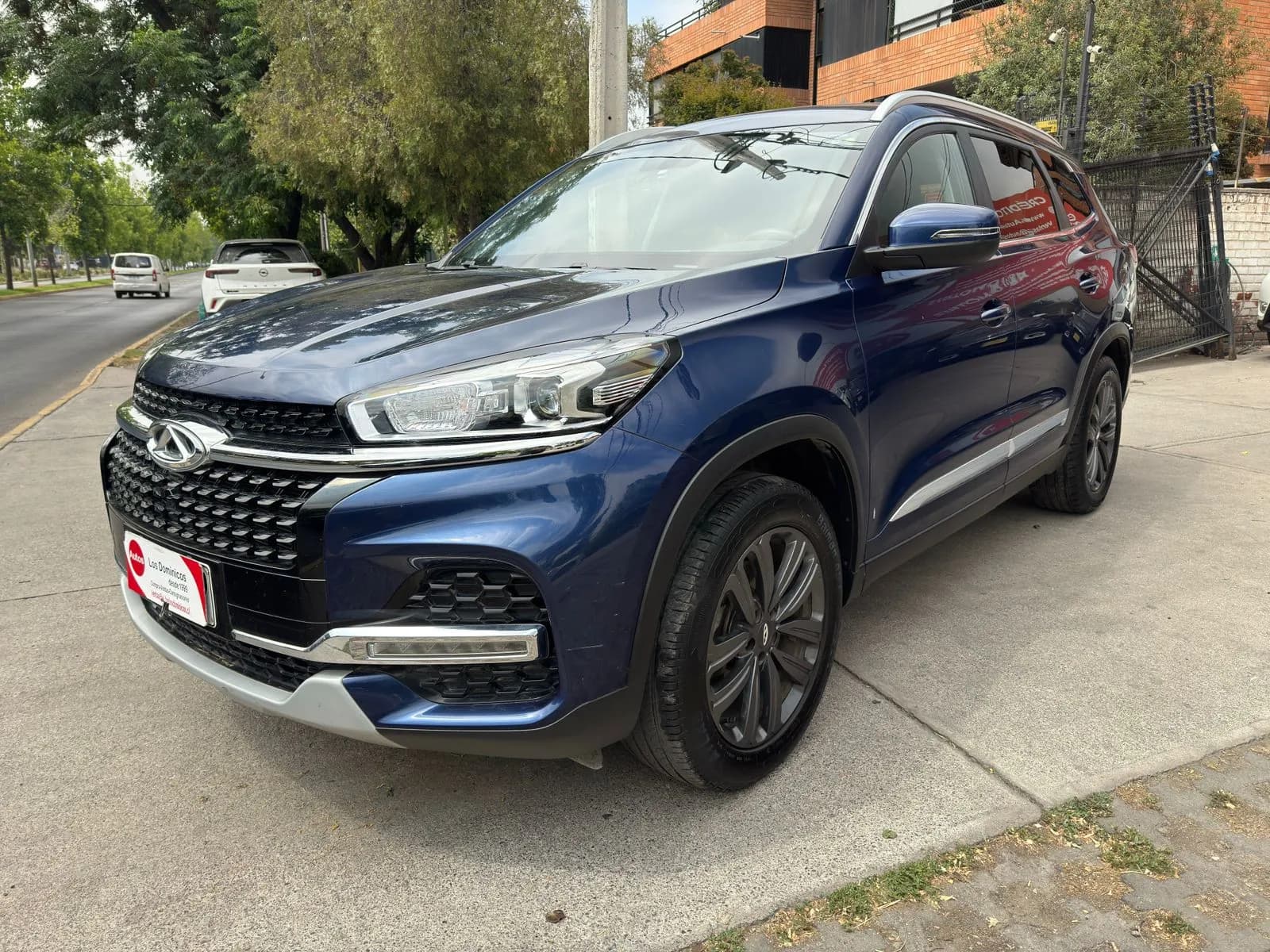 Chery TIGGO 8 GLS 1.5 TURBO MEC 6 VEL UNICO DUEÑO vista 3