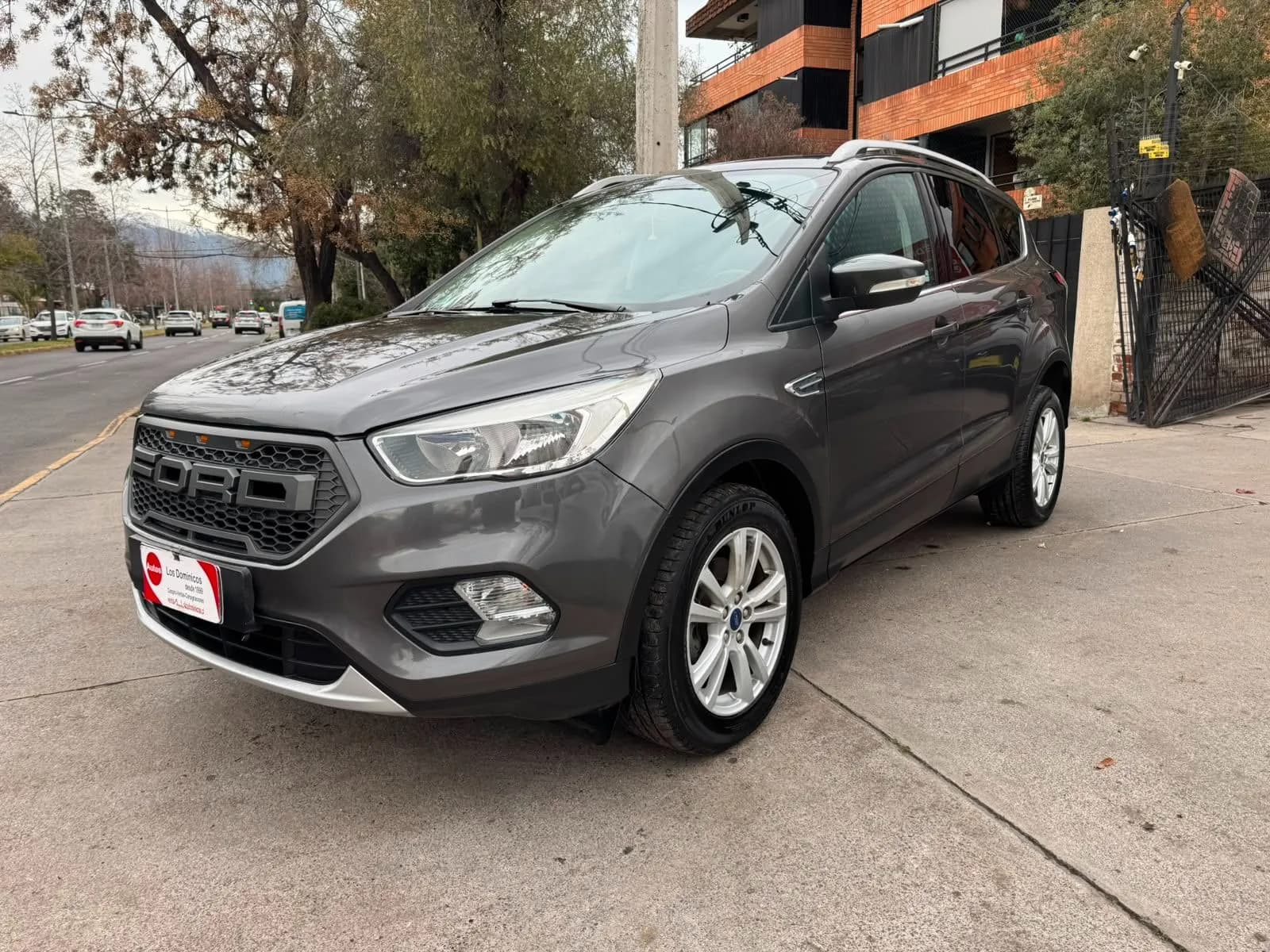 FORD FORD - ESCAPE - 2.5 AUT FULL CARPLY CAMARA VER EN LAS CONDES vista 3