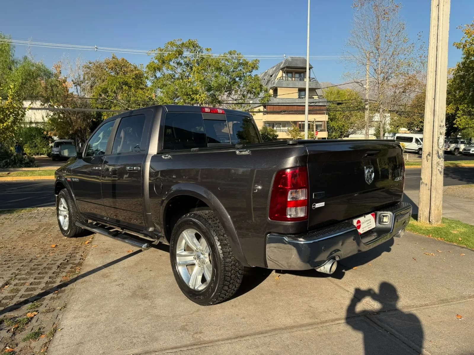 DODGE RAM 1500 LARAMIE 5.7 HEMI 4X4  vista 3