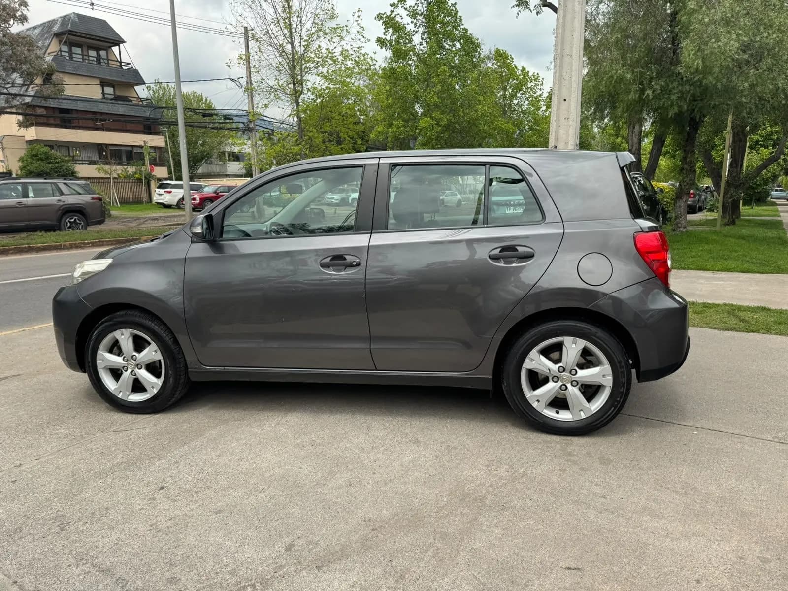 Toyota TOYOTA - URBAN CRUISER - 1.3 MEC 6 VEL FULL AIRE 7 AIRBAG VER EN LAS CONDES vista 4