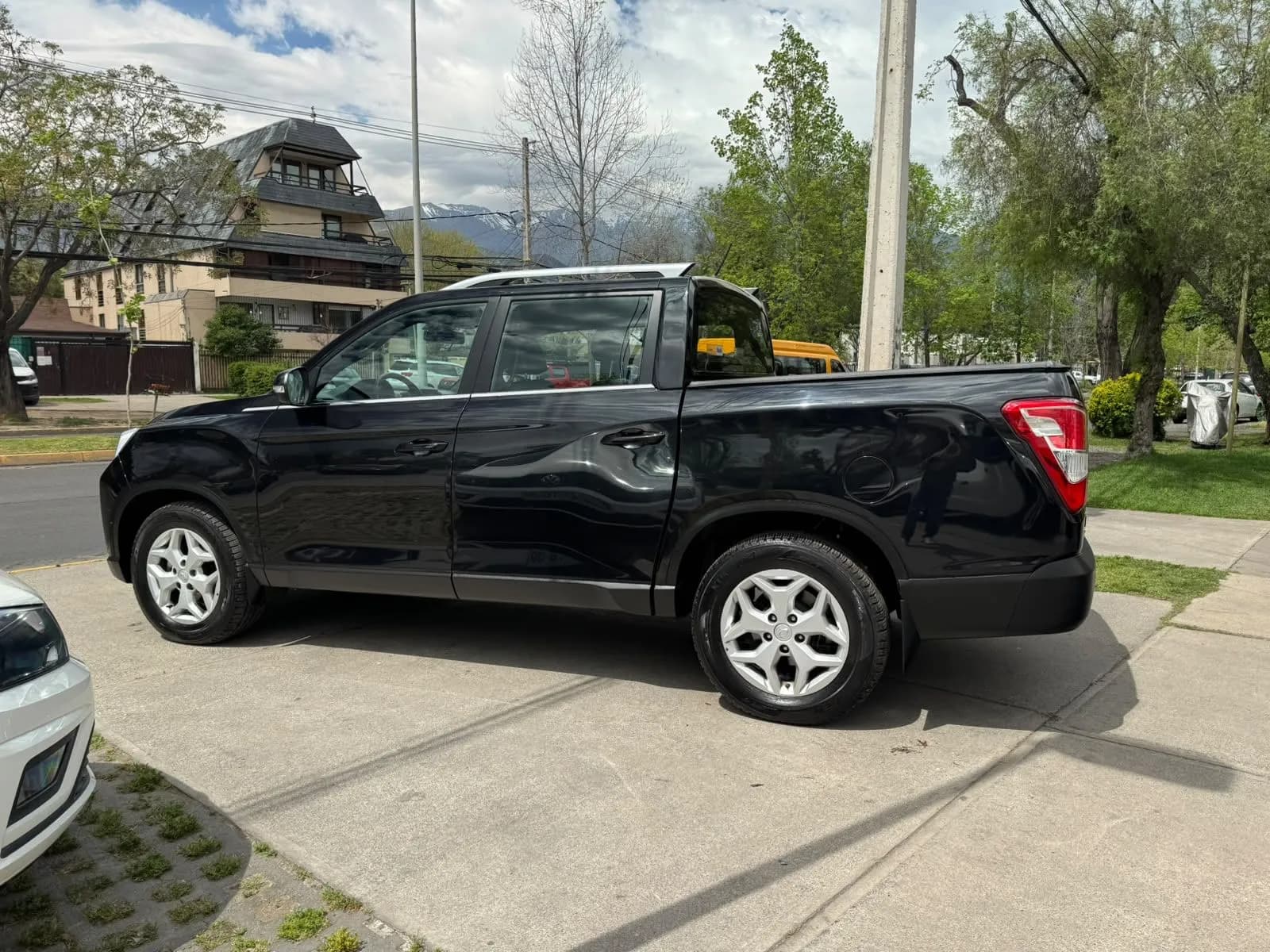 SsangYong SSANGYONG - MUSSO - DIESEL 2.2 AUTOMATICA 4X4 SOLO 32.000 KM MANTENCIONES EN LA MARCA VER EN LAS CONDES vista 4