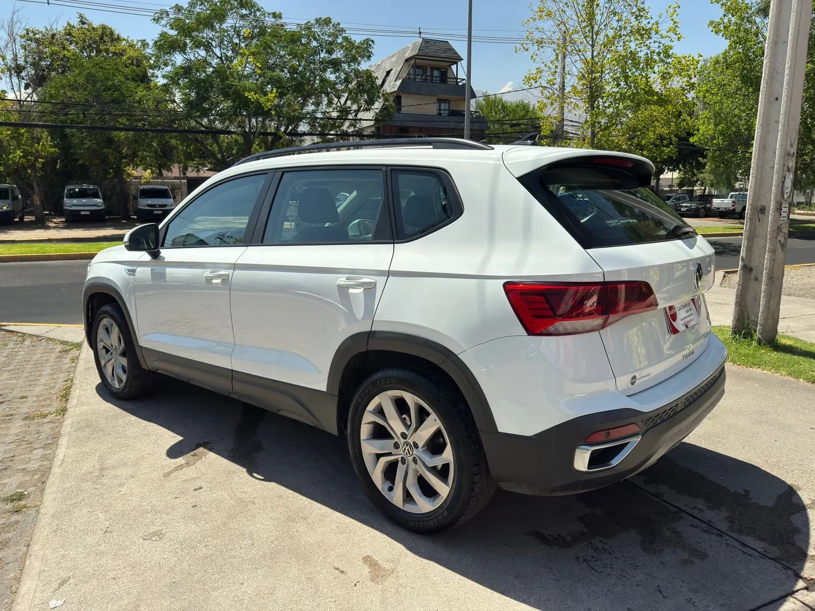 Volkswagen TAOS TSI COMFORTLINE 1.4 AUTOMATICO  vista 5