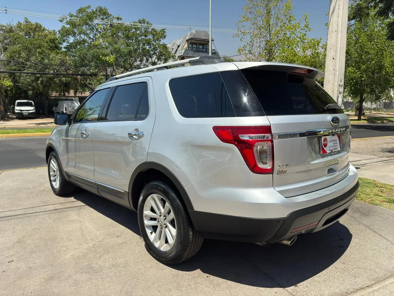 Ford EXPLORER XLT 3.5 AUTOMATICO 3 CORRIDAS vista 5
