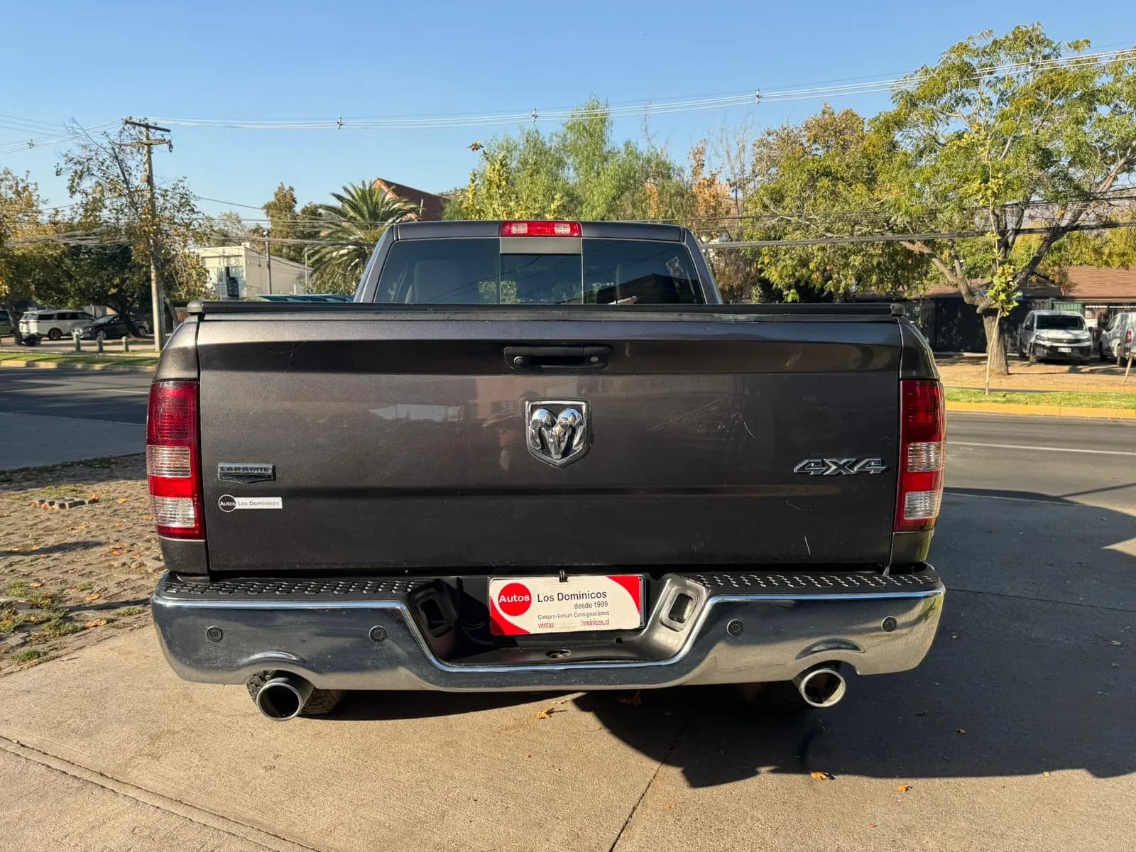 DODGE RAM 1500 LARAMIE 5.7 HEMI 4X4  vista 4