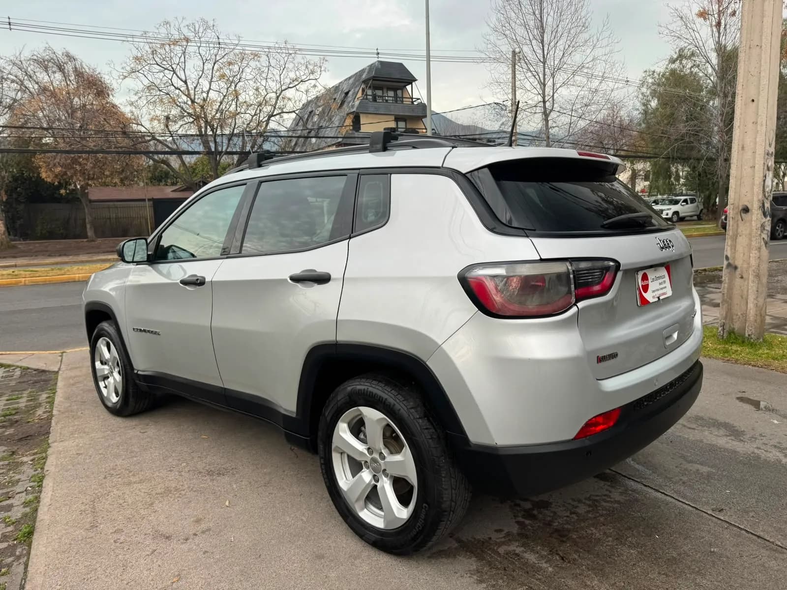 Jeep COMPASS SPORT 2.4 MEC 6 VEL FULL CARPLAY CAMARA SOLO 89.000 KM vista 5