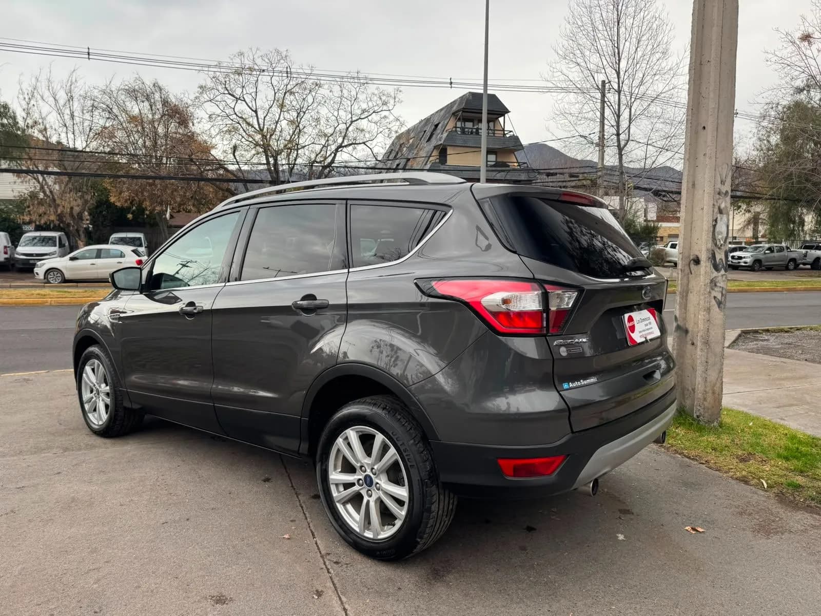 FORD FORD - ESCAPE - 2.5 AUT FULL CARPLY CAMARA VER EN LAS CONDES vista 5