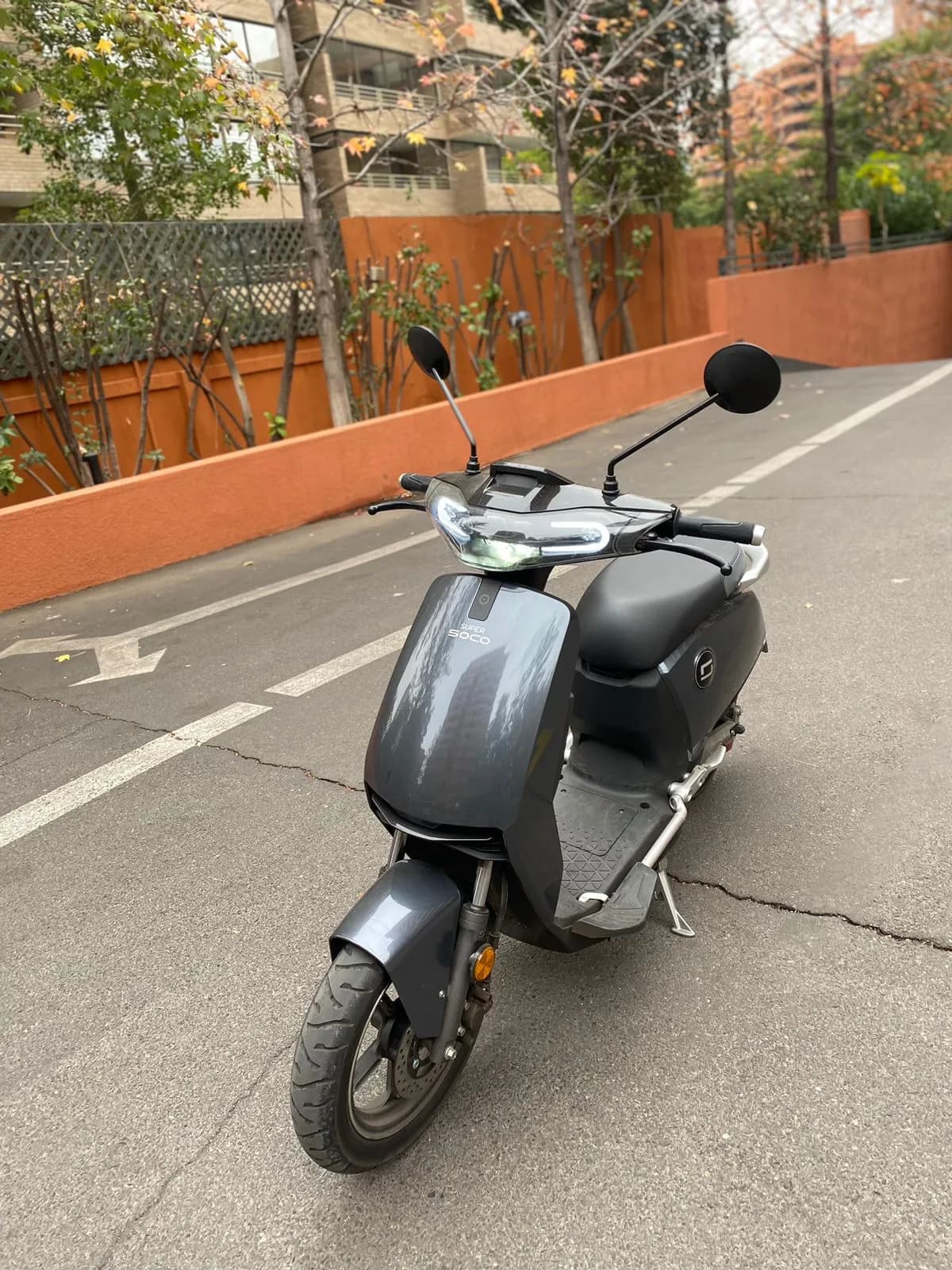 Super Soco CUX vista 2