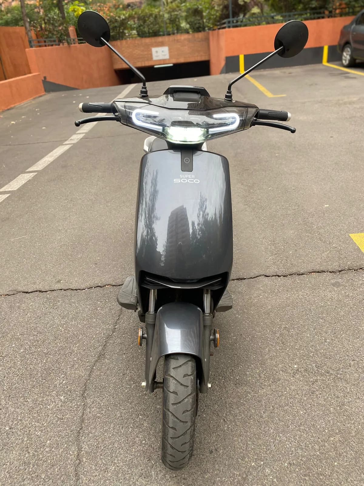 Super Soco CUX vista 3