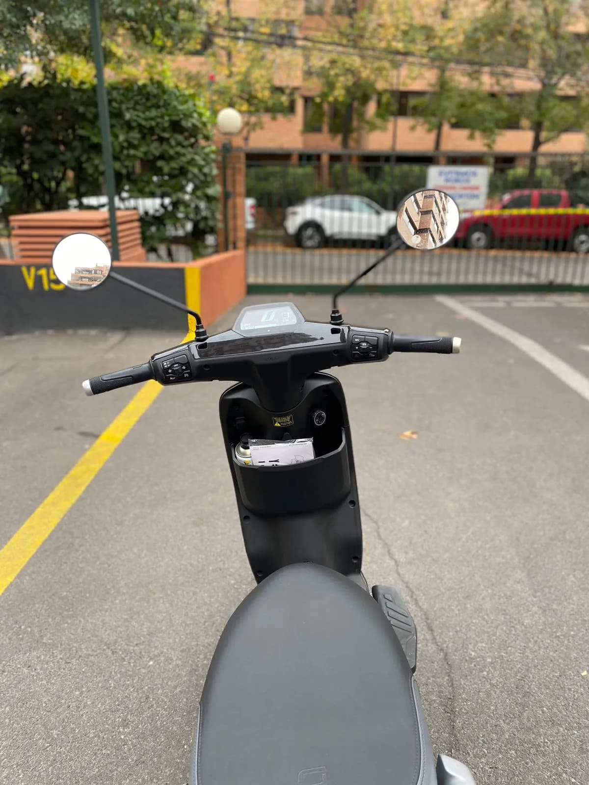 Super Soco CUX vista 6