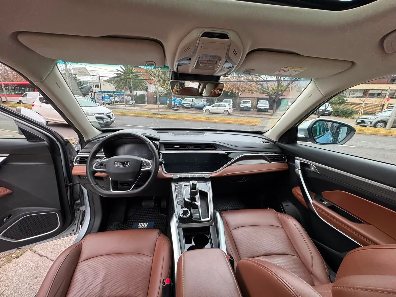 Geely AZKARRA 1.5 TURBO AUTOMATICO LUXURY SOLO 33.000 KM MANTENCIONES GEELY vista 3