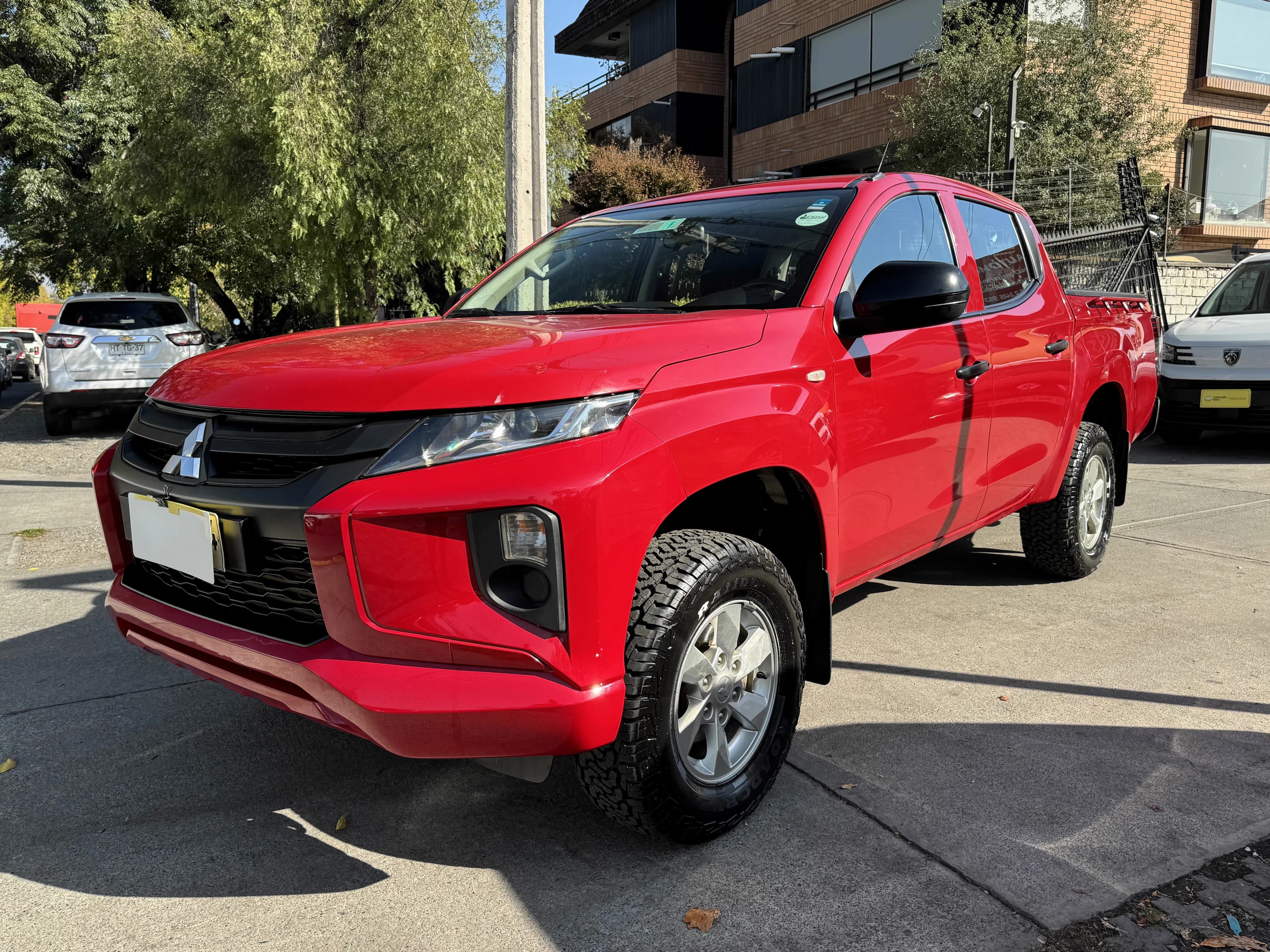 MITSUBISHI  L200 KATANA DIESEL 2.4 MEC 4X4  vista 4