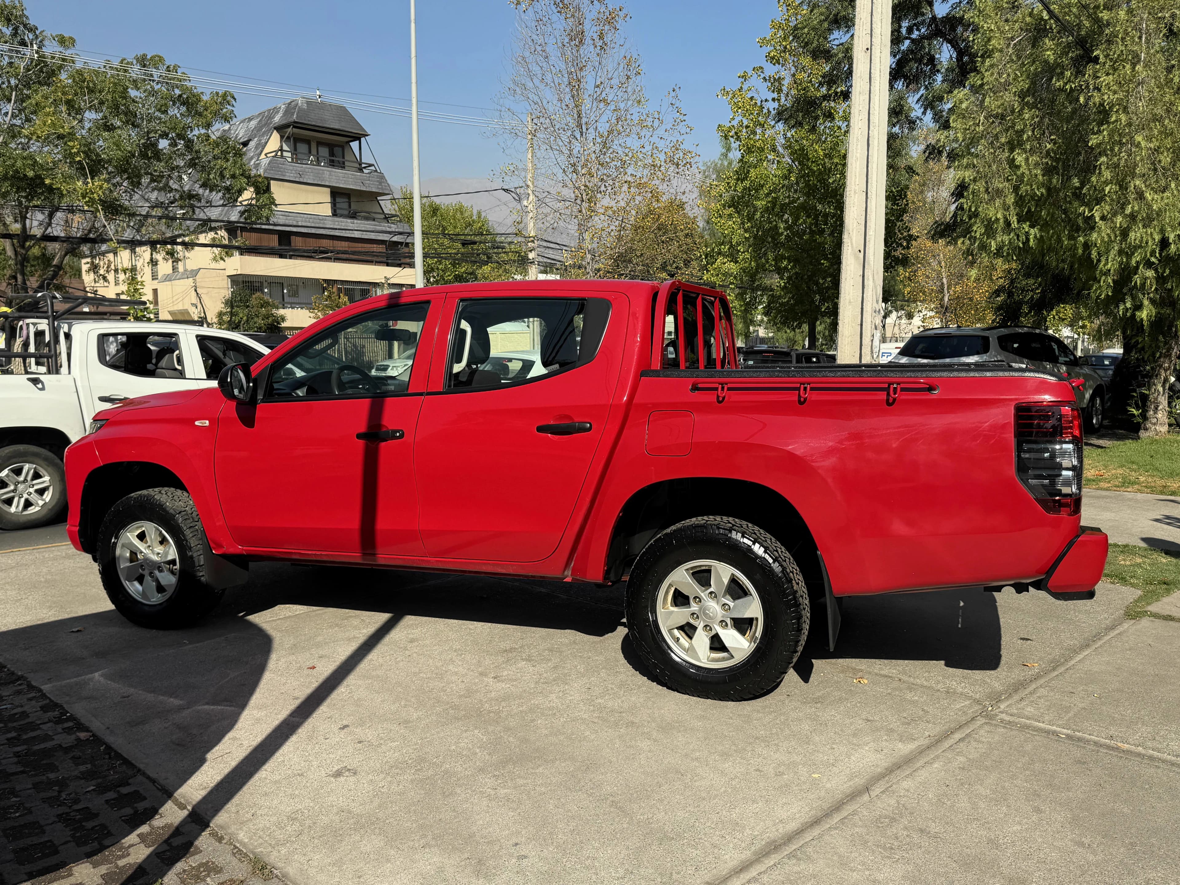 MITSUBISHI  L200 KATANA DIESEL 2.4 MEC 4X4  vista 6