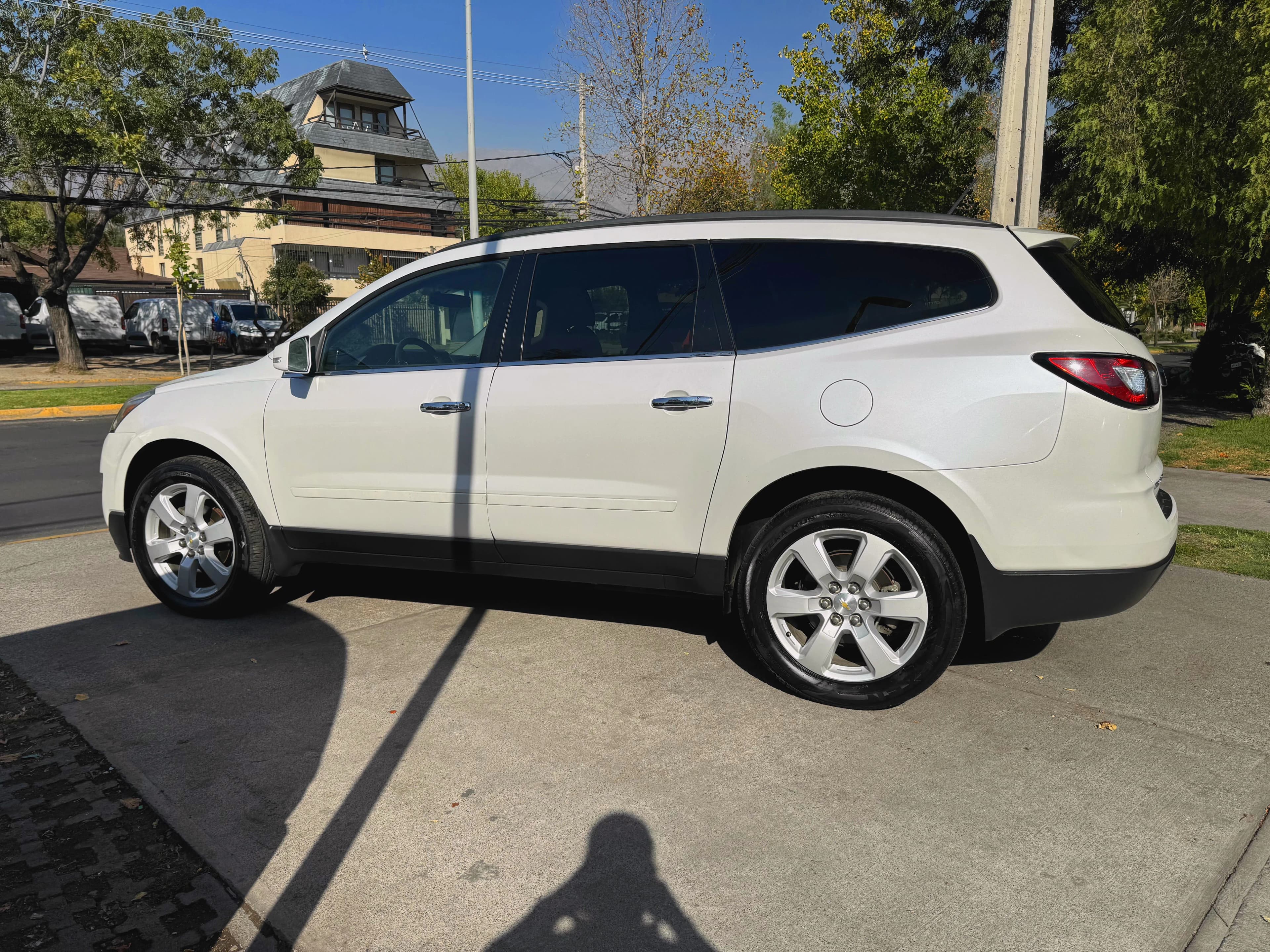 CHEVROLET TRAVERSE LT 3.6 AUTOMATICA 3 CORRIDAS vista 4