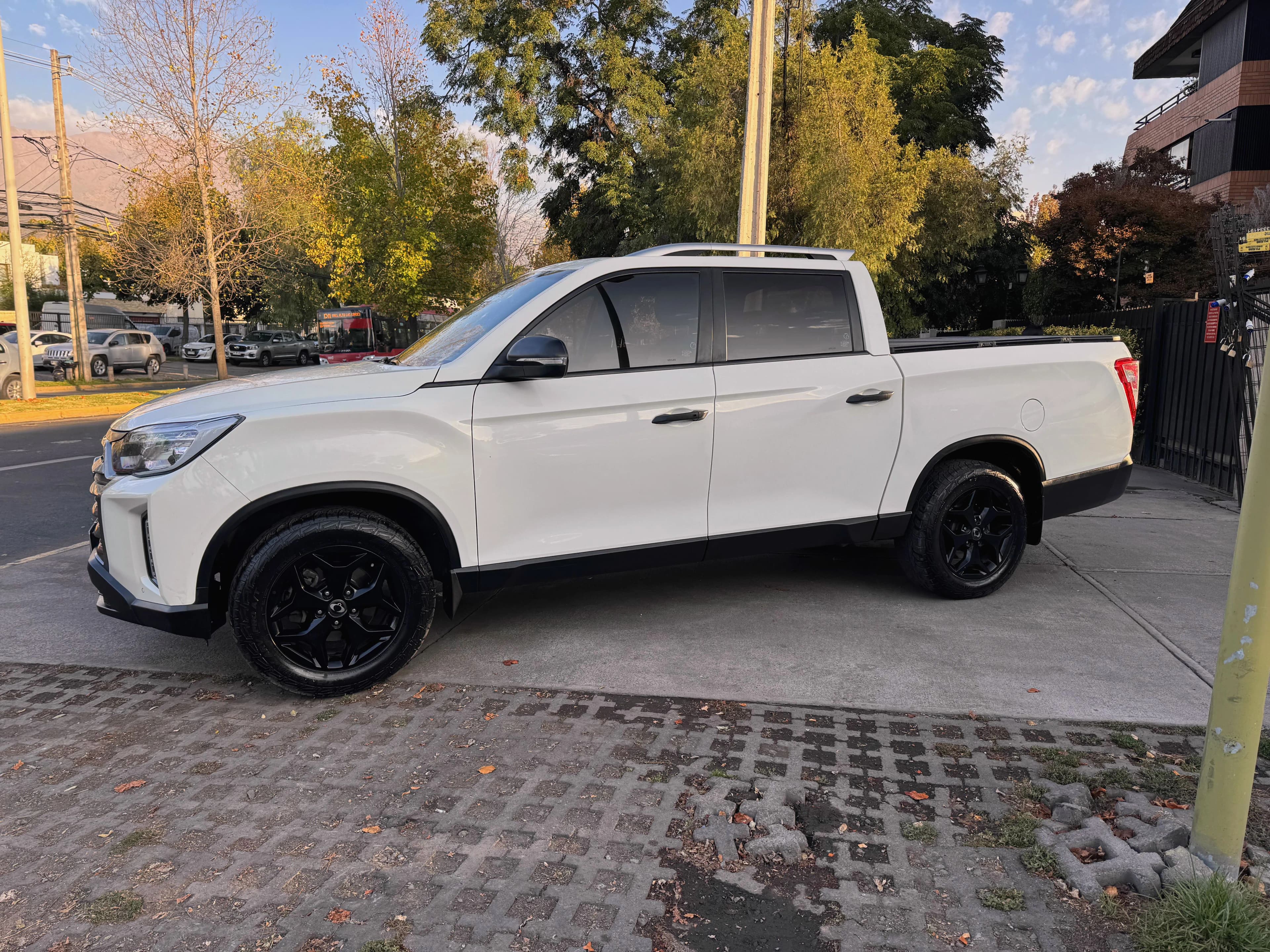 SsangYong GRAND MUSSO LIMITED PLUS  DIESEL 2.2 AUT 4X4 vista 6
