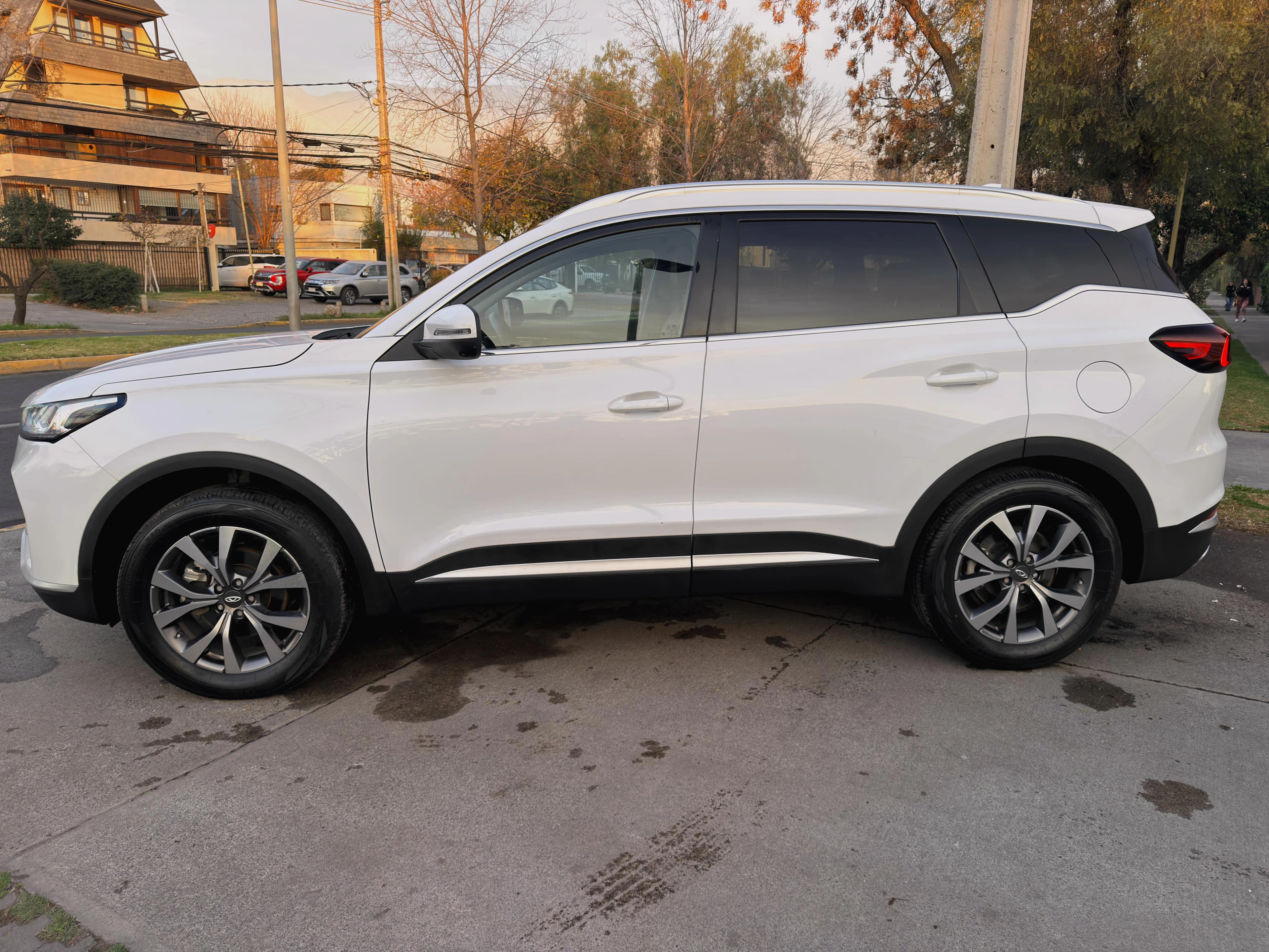 CHERY TIGGO 7 PRO GLX CVT 1.5 AUT UNICO DUEÑO vista 5