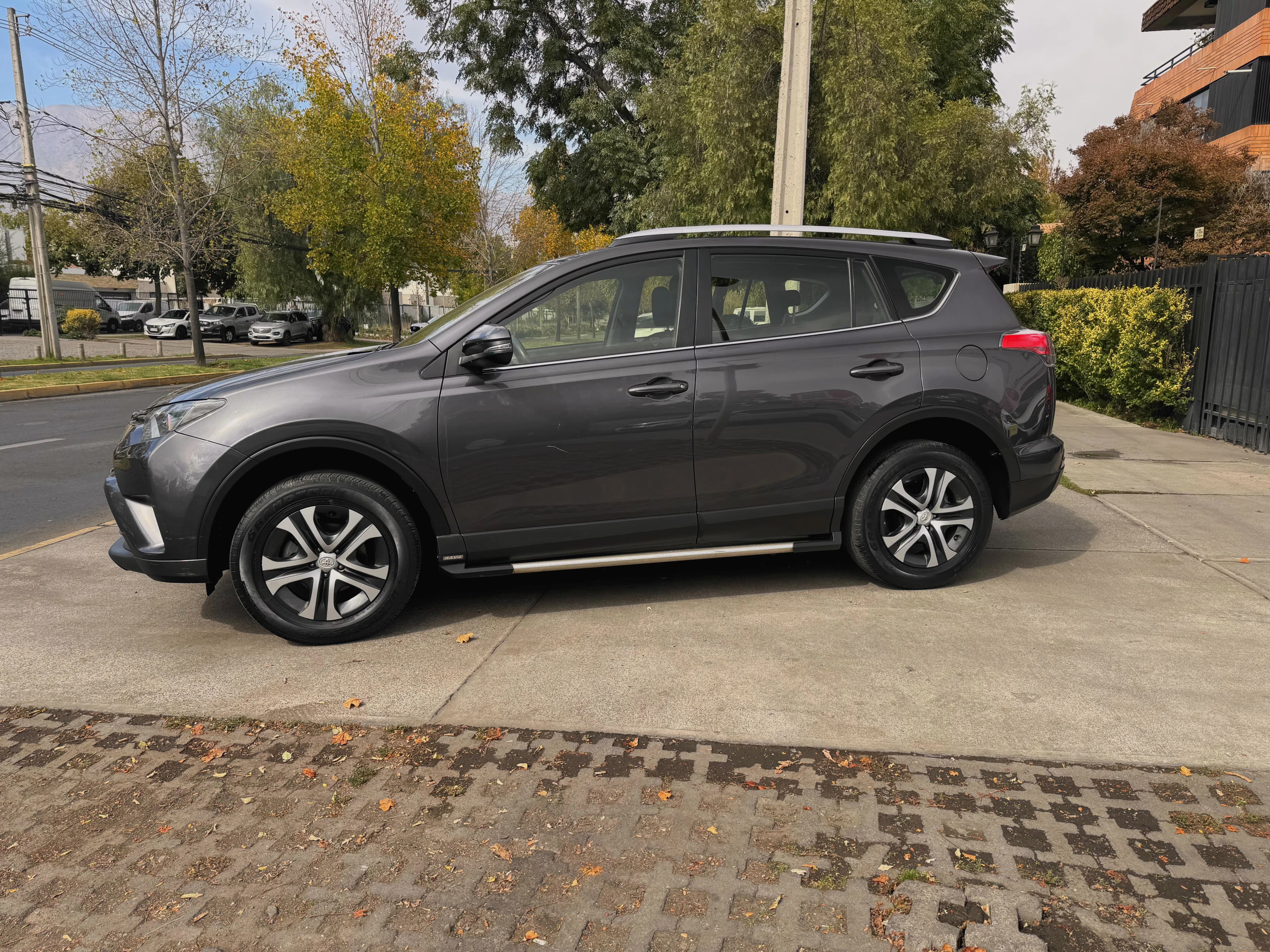 Toyota RAV 4 LUJO 2.4 AUTOMATICA  vista 4