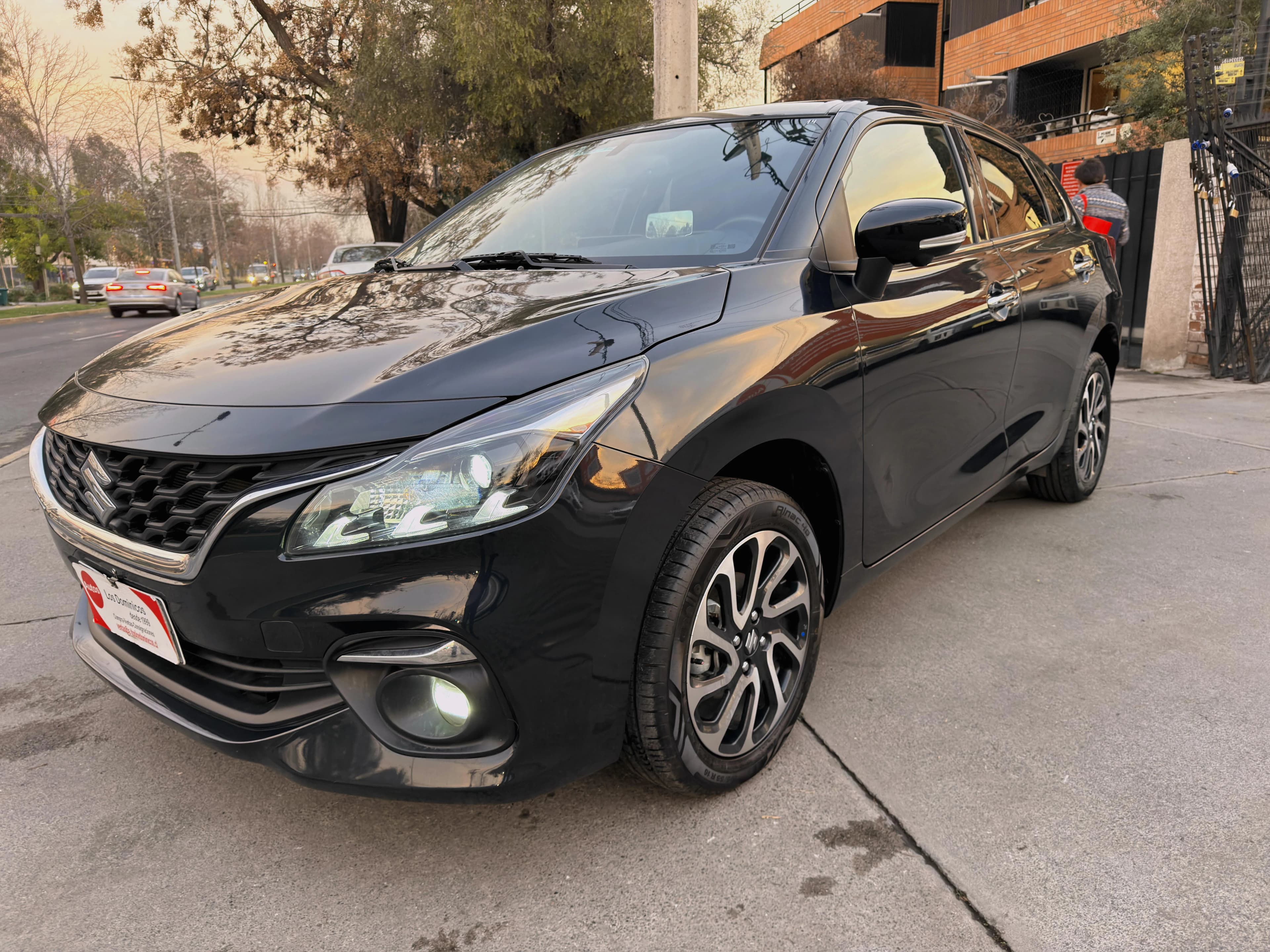 SUZUKI BALENO 1.5 GLX 6 AIRBAG CAMARA 360 CARPLAY DE 9 PULGADAS SOLO 5.700 KM vista 4