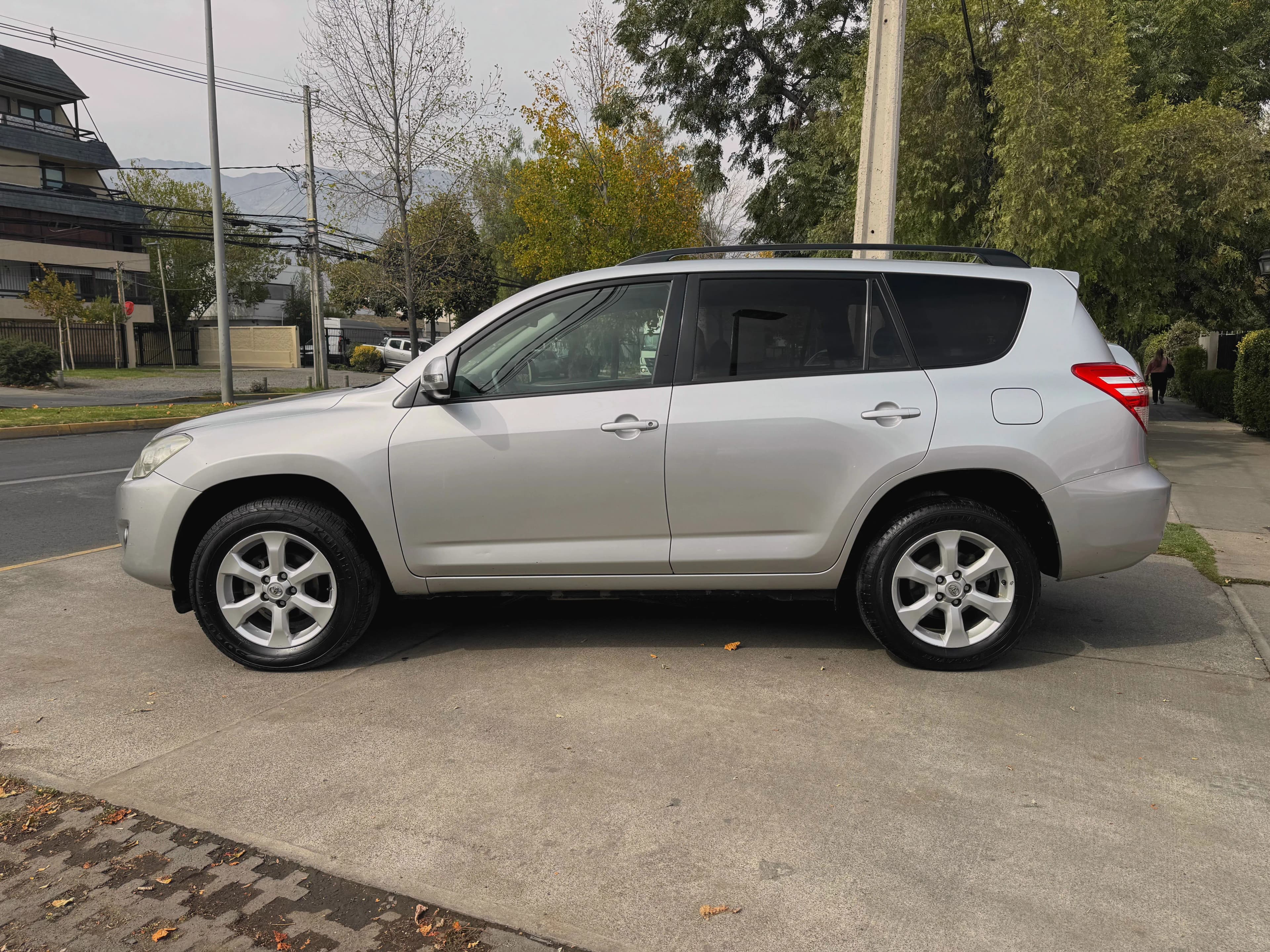 Toyota RAV 4 2.4 AUTOMATICA 4X4 vista 6