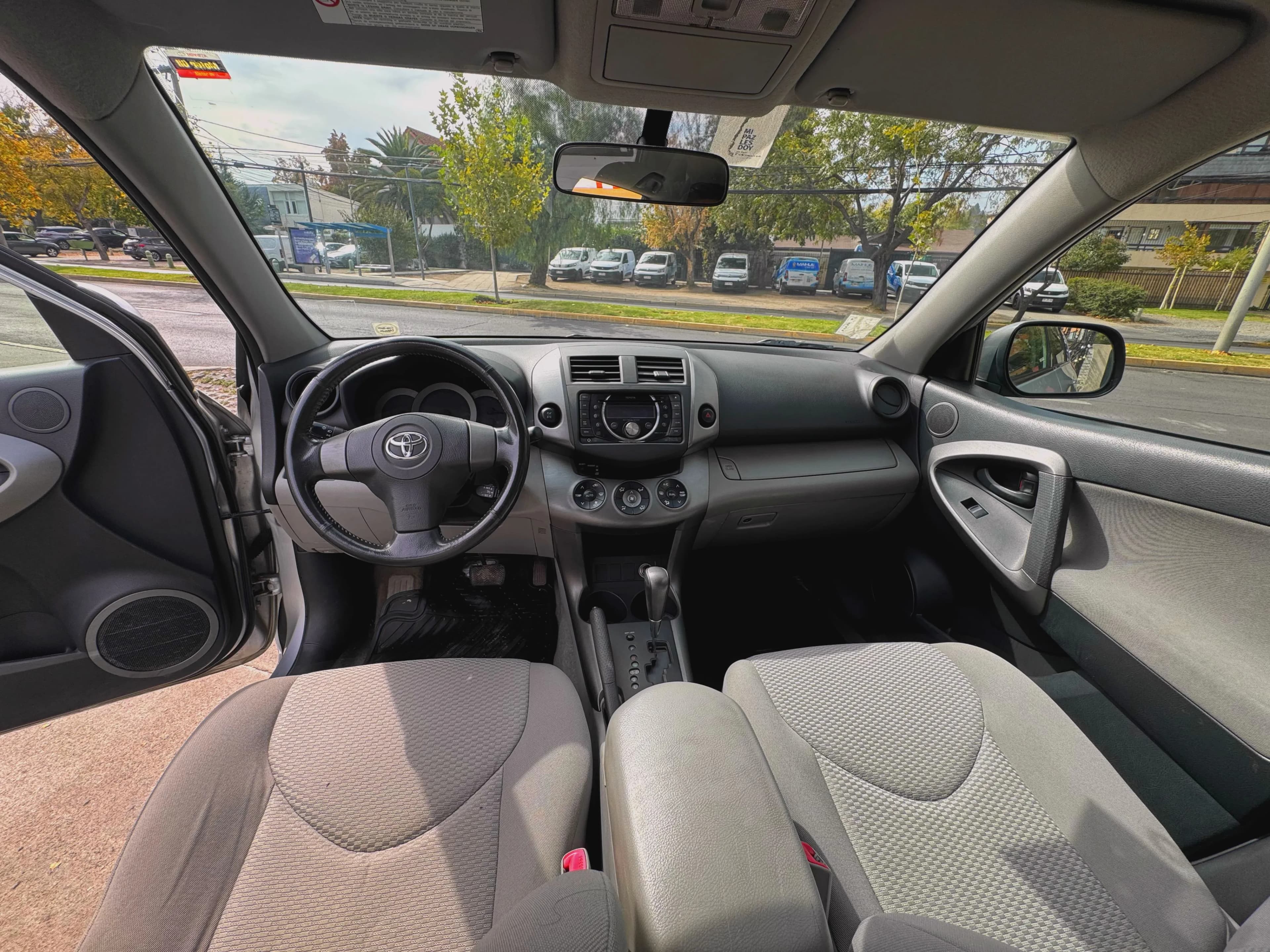 Toyota RAV 4 2.4 AUTOMATICA 4X4 vista 5