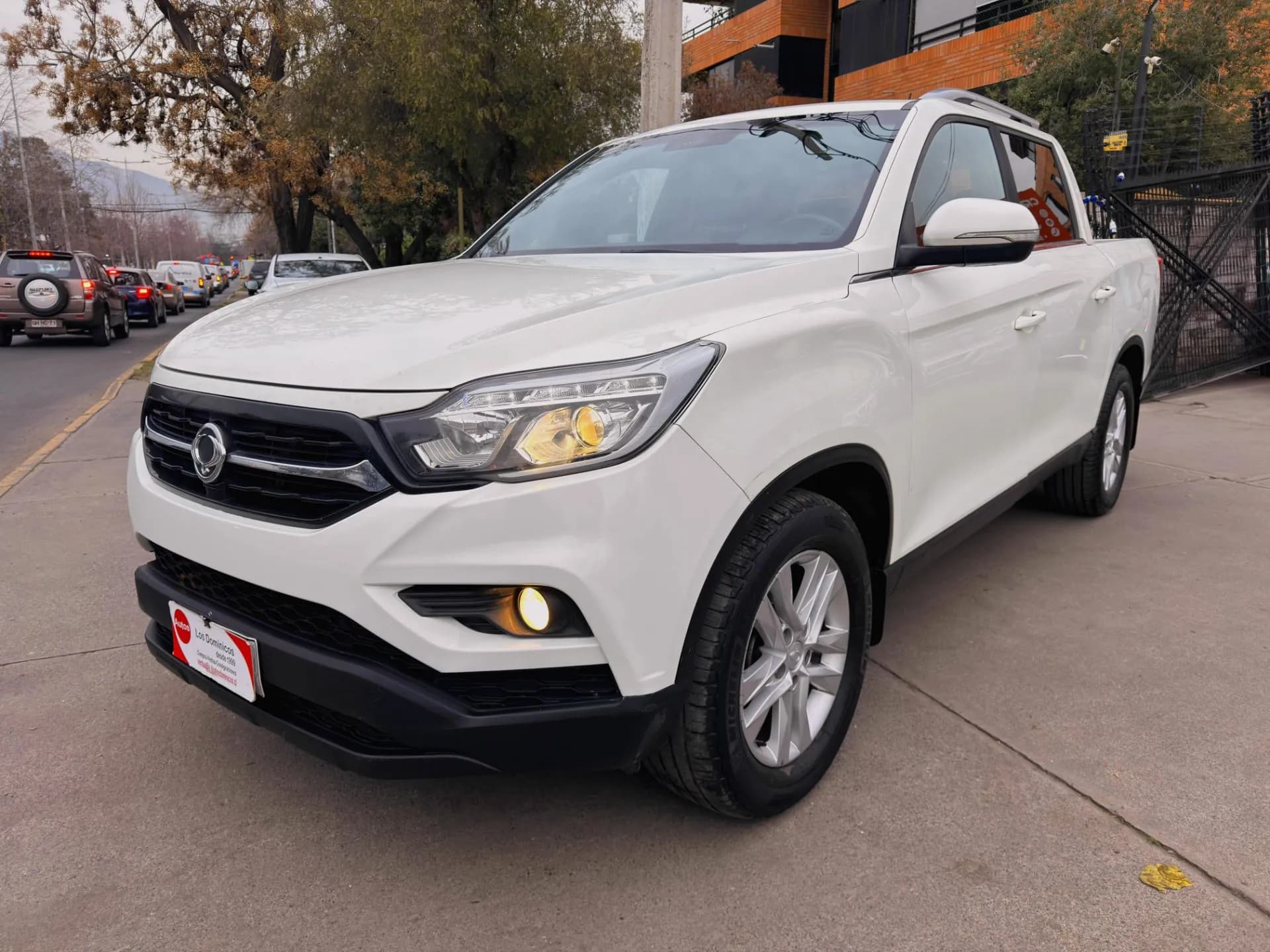 SsangYong SSANGYONG - MUSSO - 4X4 MEC DCAB 4X4 2.2 TURBO DIESEL CARPLAY vista 3