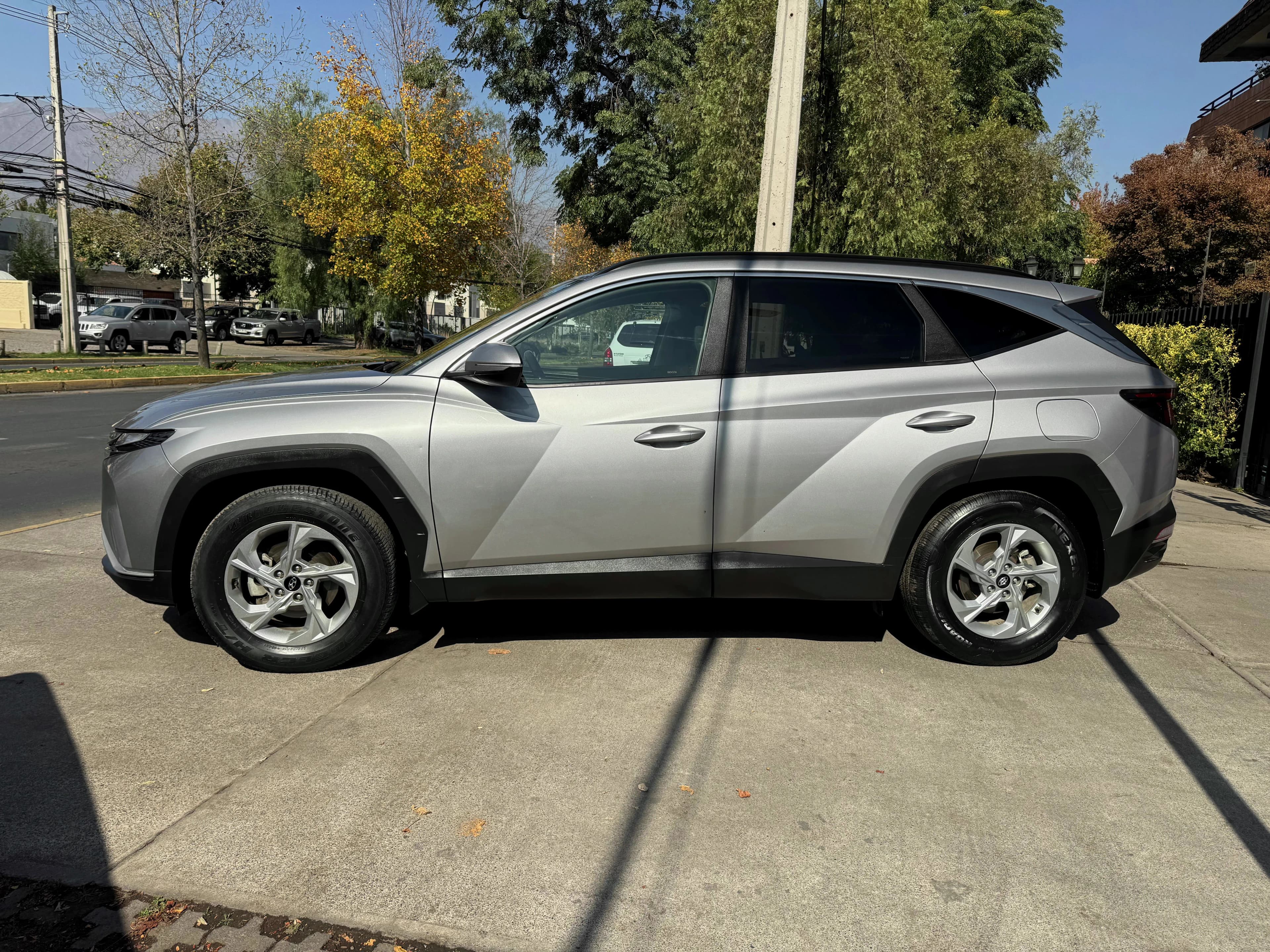 Hyundai TUCSON 2.0 AUTOMATICA 4X4 SOLO 67.000 KM vista 6