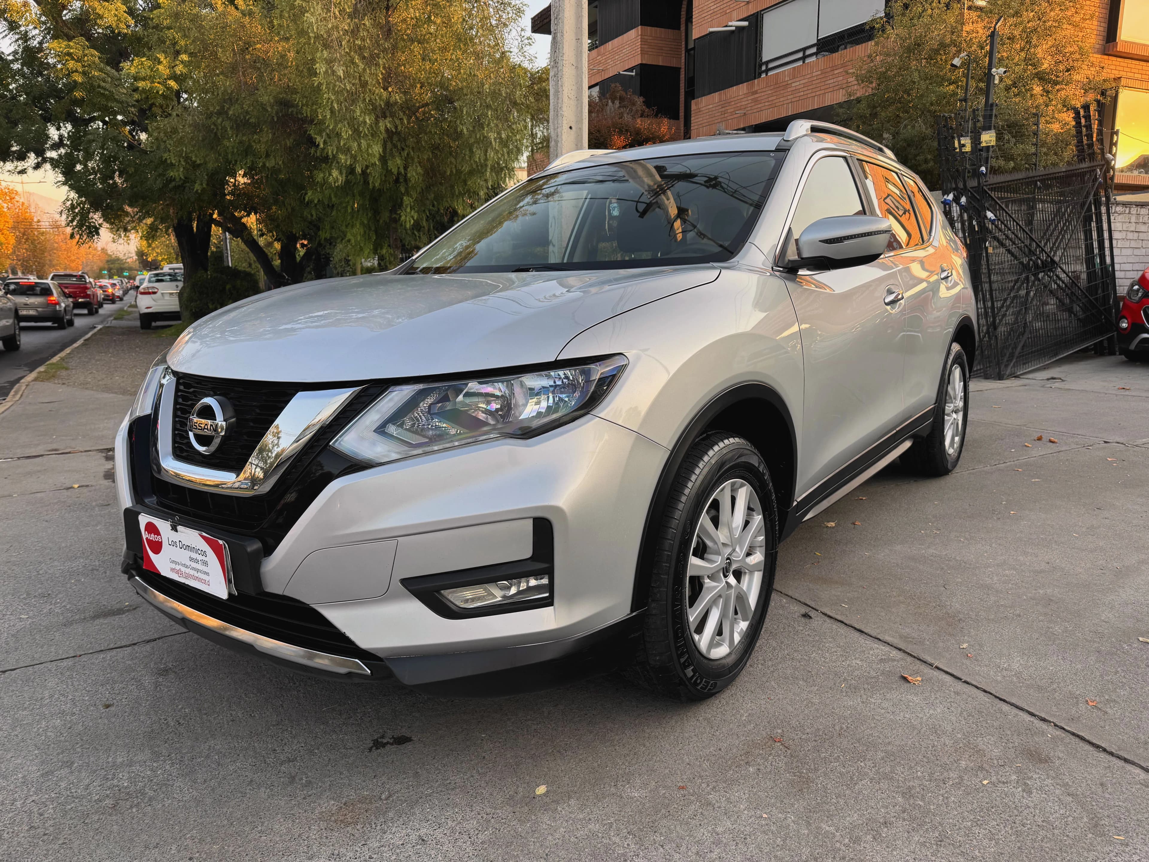 Nissan X-TRAIL 2.5 AUTOMATICO 4X4 vista 4