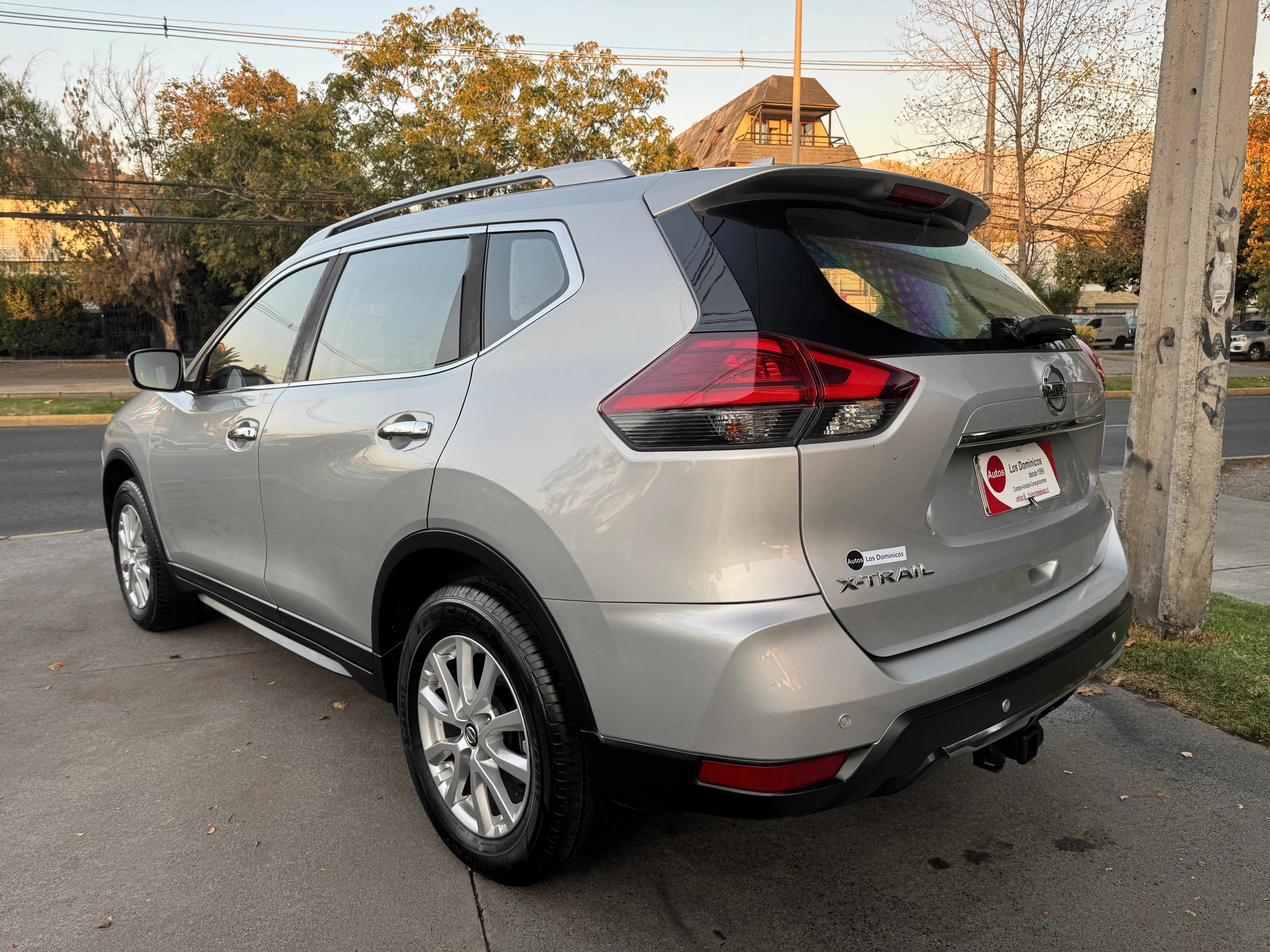 Nissan X-TRAIL 2.5 AUTOMATICO 4X4 vista 6