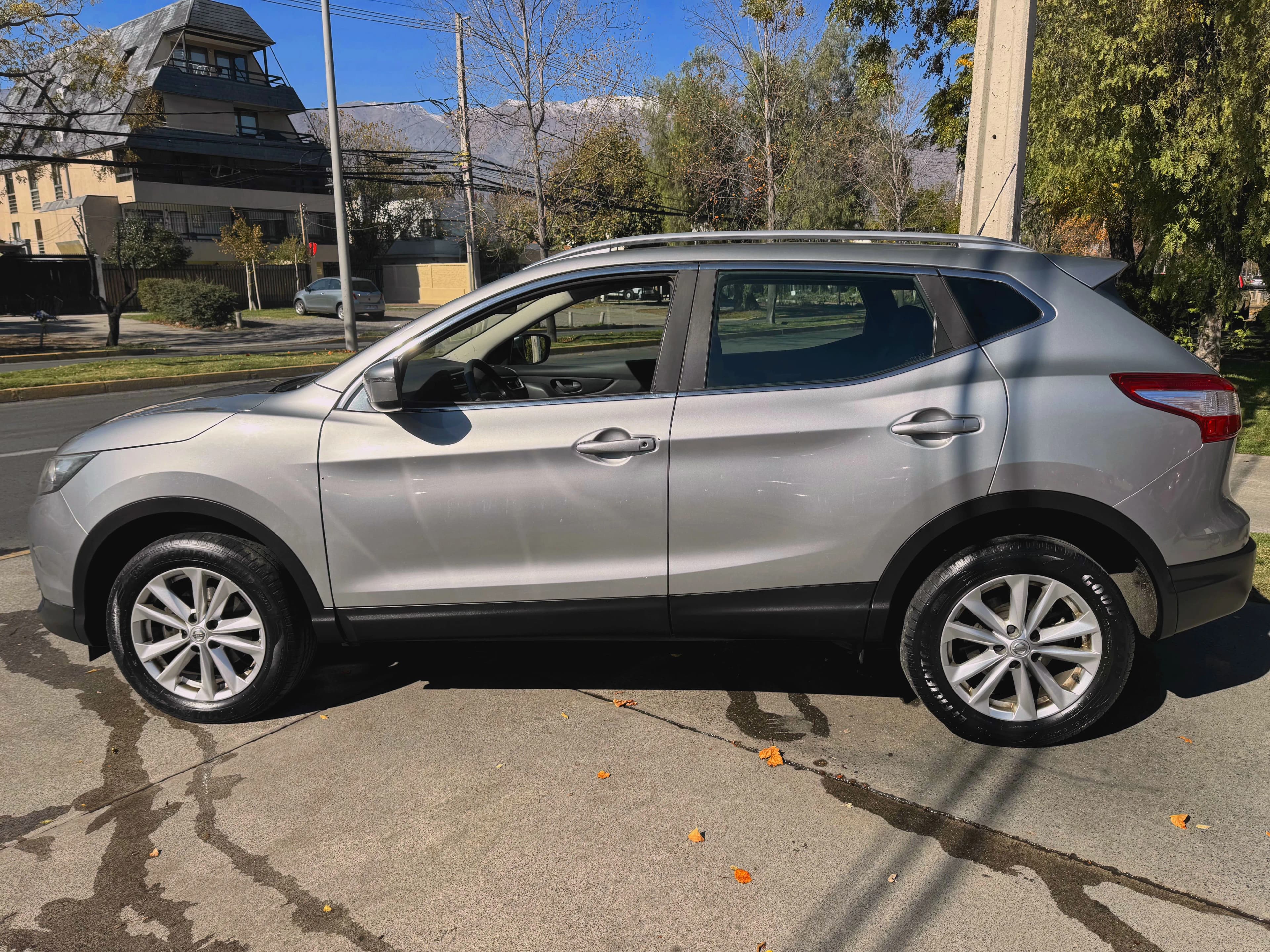 Nissan QASHQAI SENSE 2.0 MEC UNICO DUEÑO SOLO 77.000KM vista 5