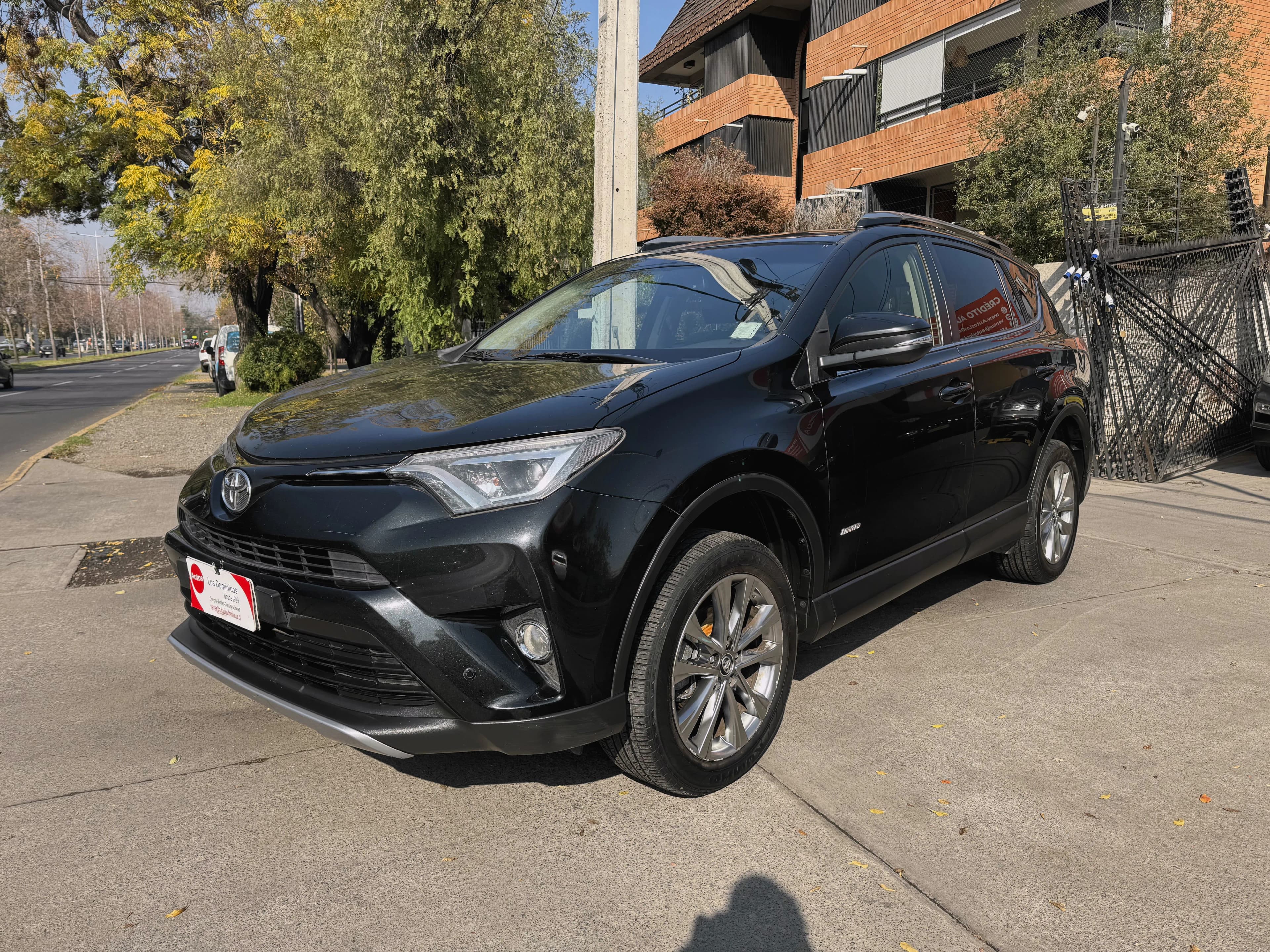 Toyota RAV4 LIMITED 4X4 AUTOMATICA VER EN LAS CONDES vista 3