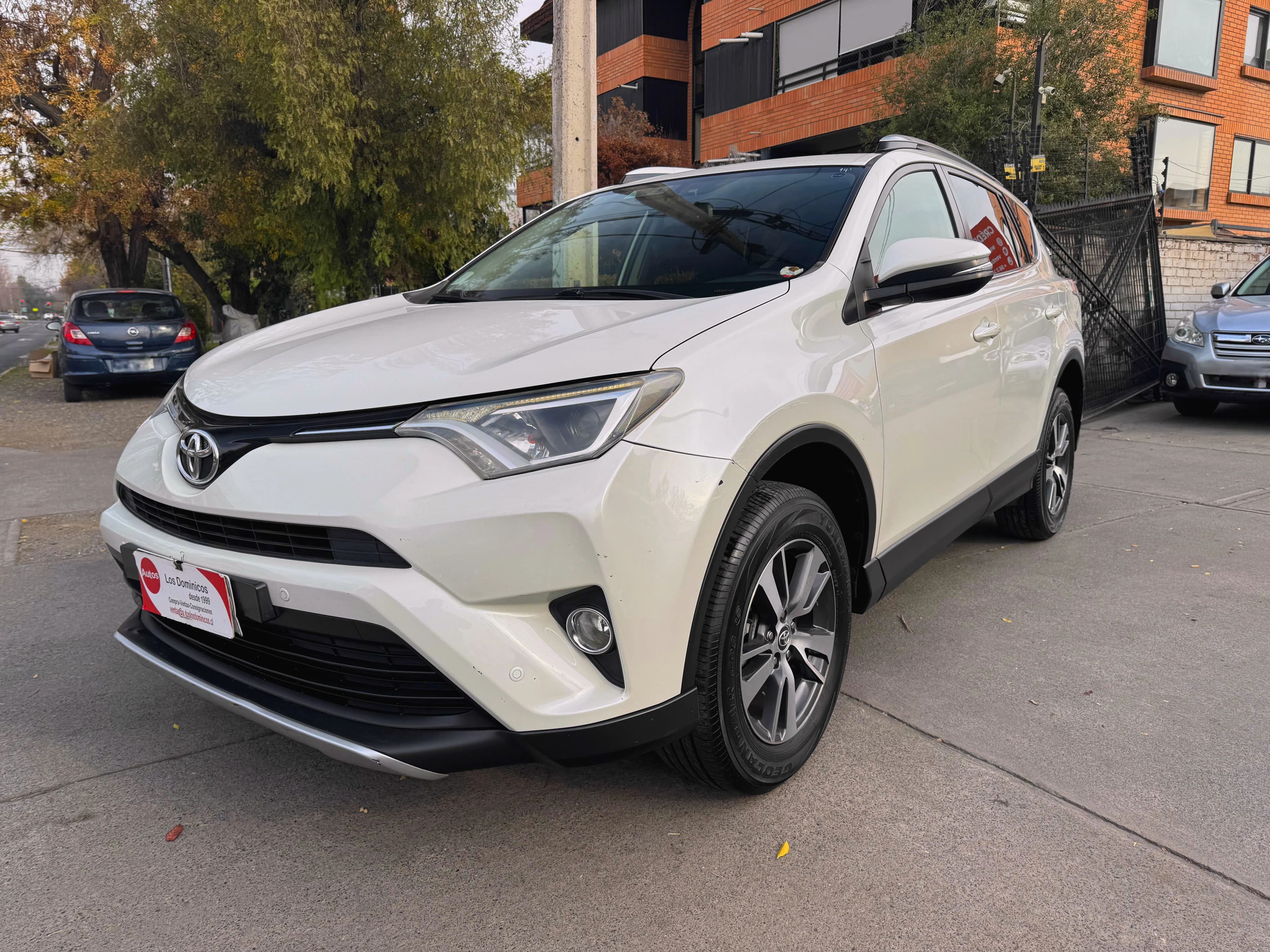 Toyota RAV4 2.5 CVT SUPER LUJO UNICO DUEÑO vista 3
