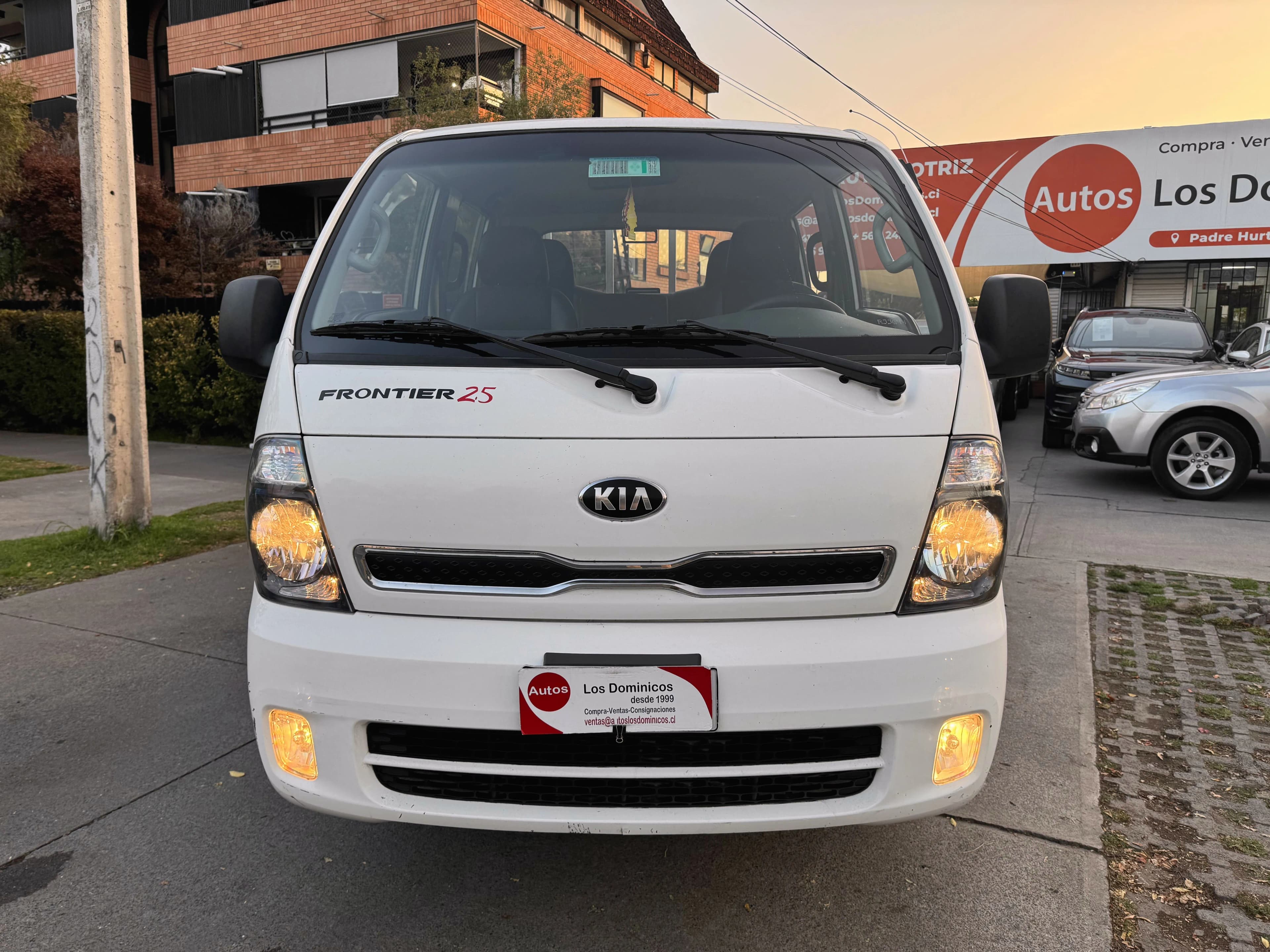 KIA FRONTIER 2 DOBLE CABINA 2.5 DIESEL MEC vista 3
