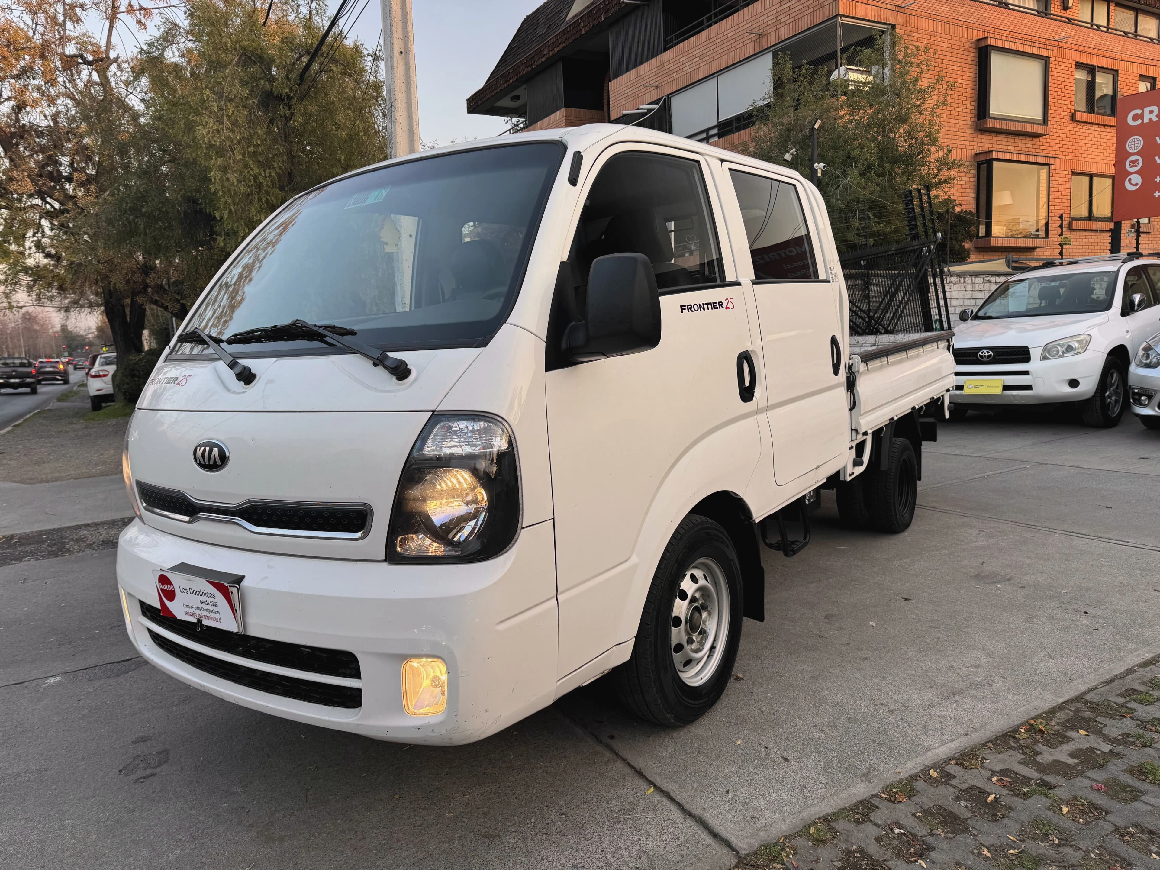 KIA FRONTIER 2 DOBLE CABINA 2.5 DIESEL MEC vista 4