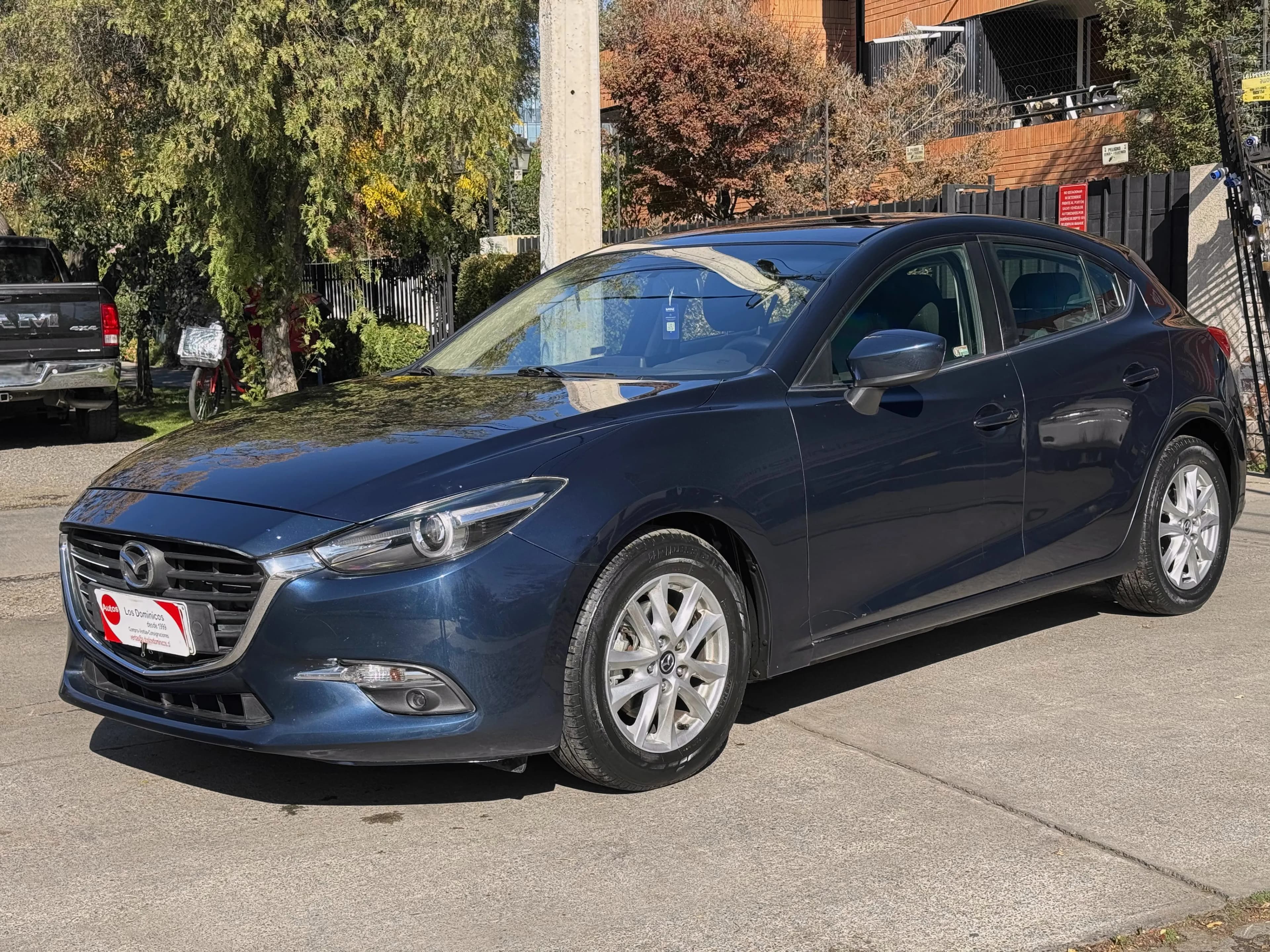 Mazda 3 HB 2.0 AUTOMATICO TECHO CARPLAY CAMARA  vista 5