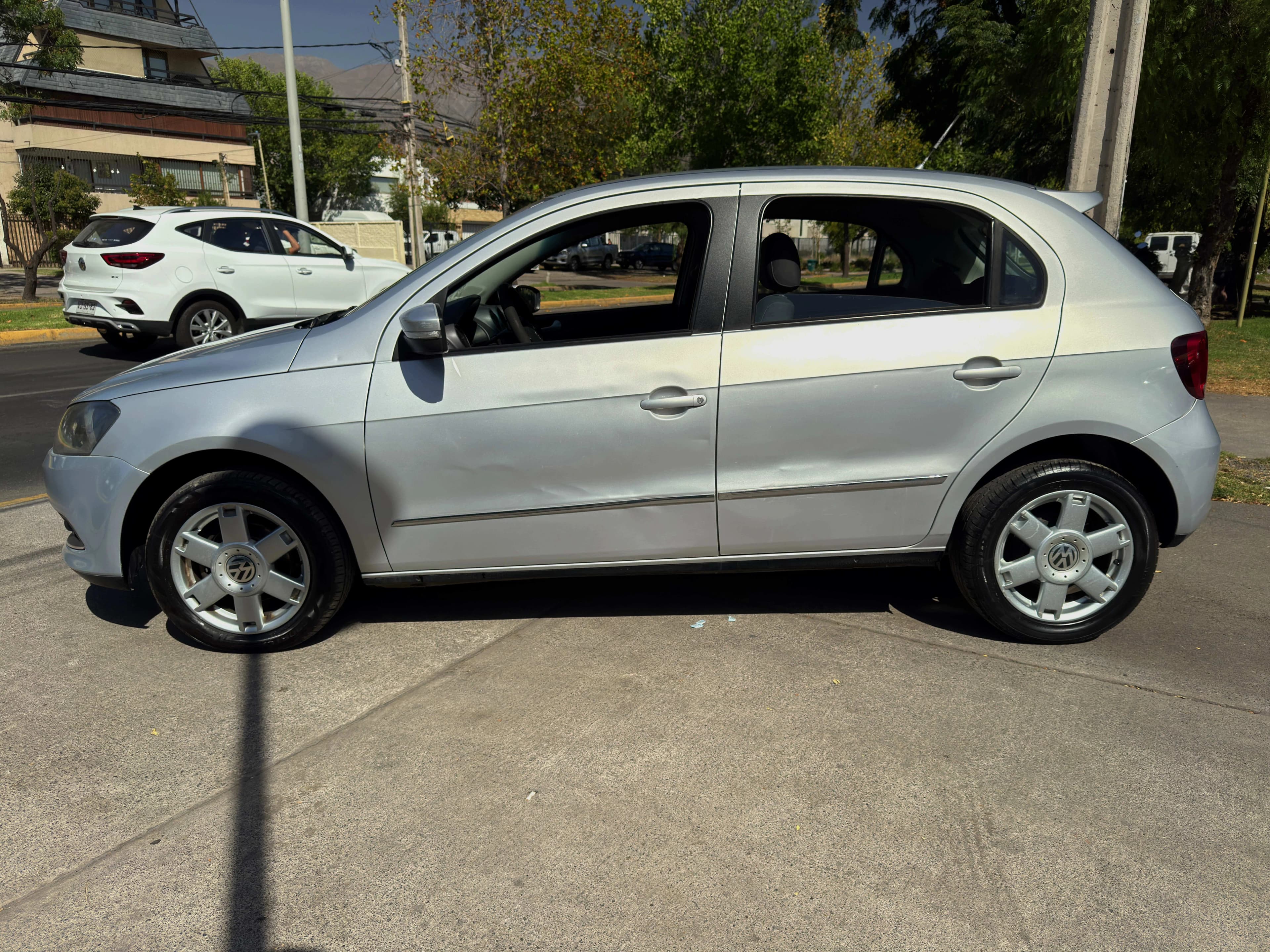 Volkswagen GOL 1.6 MEC AIRE ACONDICINADO vista 5