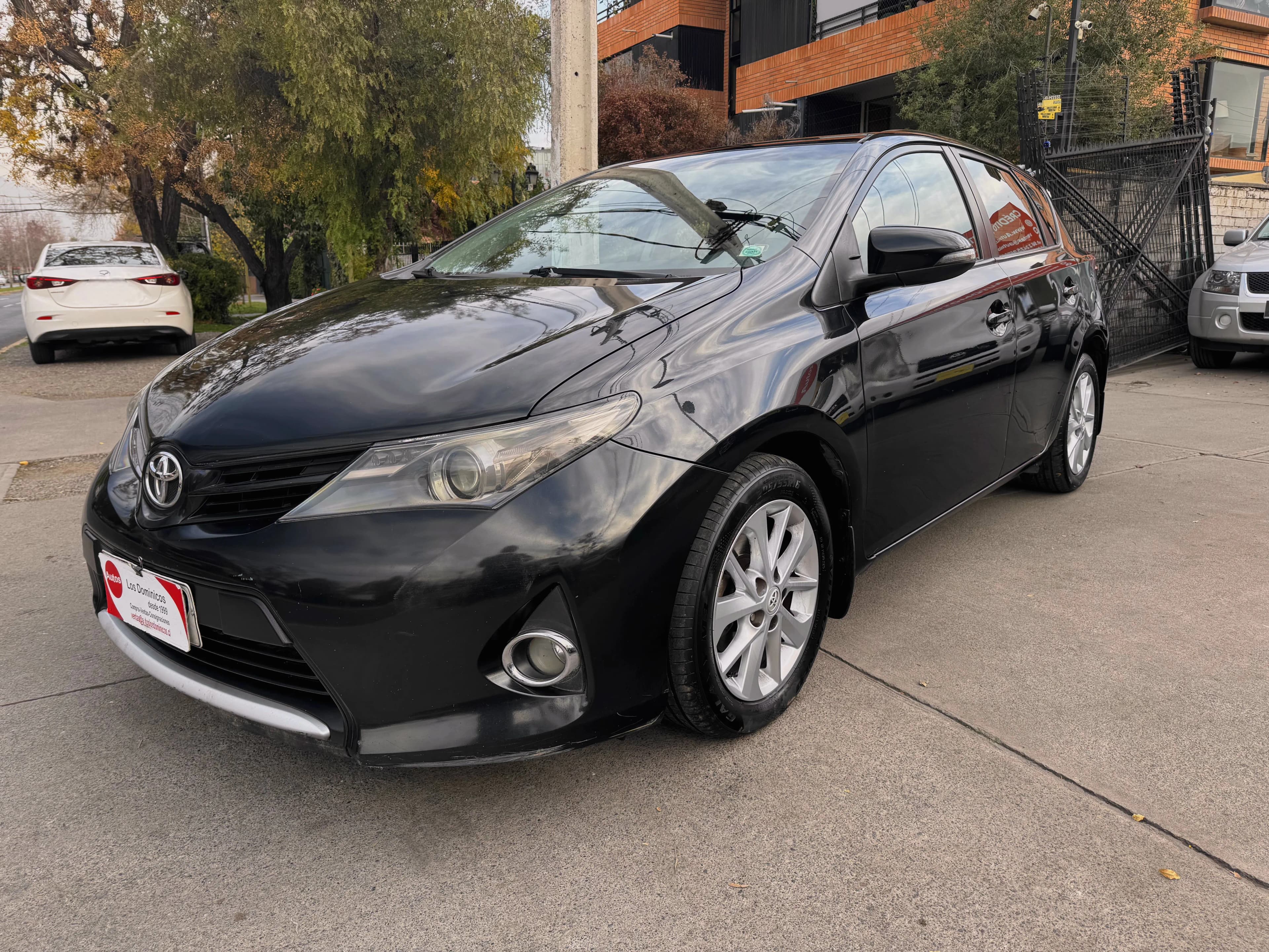 Toyota AURIS LEI 1.6 AUT FULL CAMARA AIRBAG ABS VER EN LAS CONDES vista 4