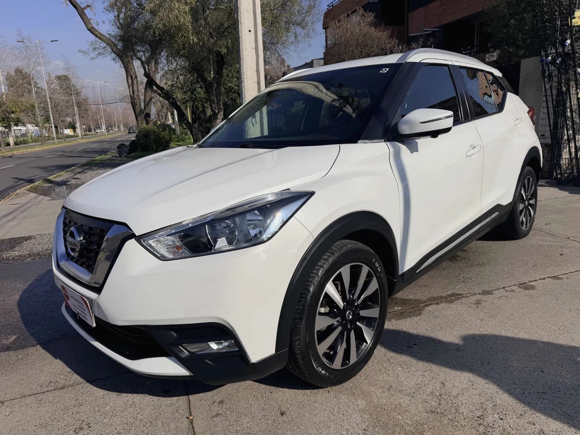 Nissan NISSAN - KICKS - EXCLISIVE 1.6 AUTOMATICO FULL AIRE AIRBAG SONY VER EN LAS CONDES vista 3
