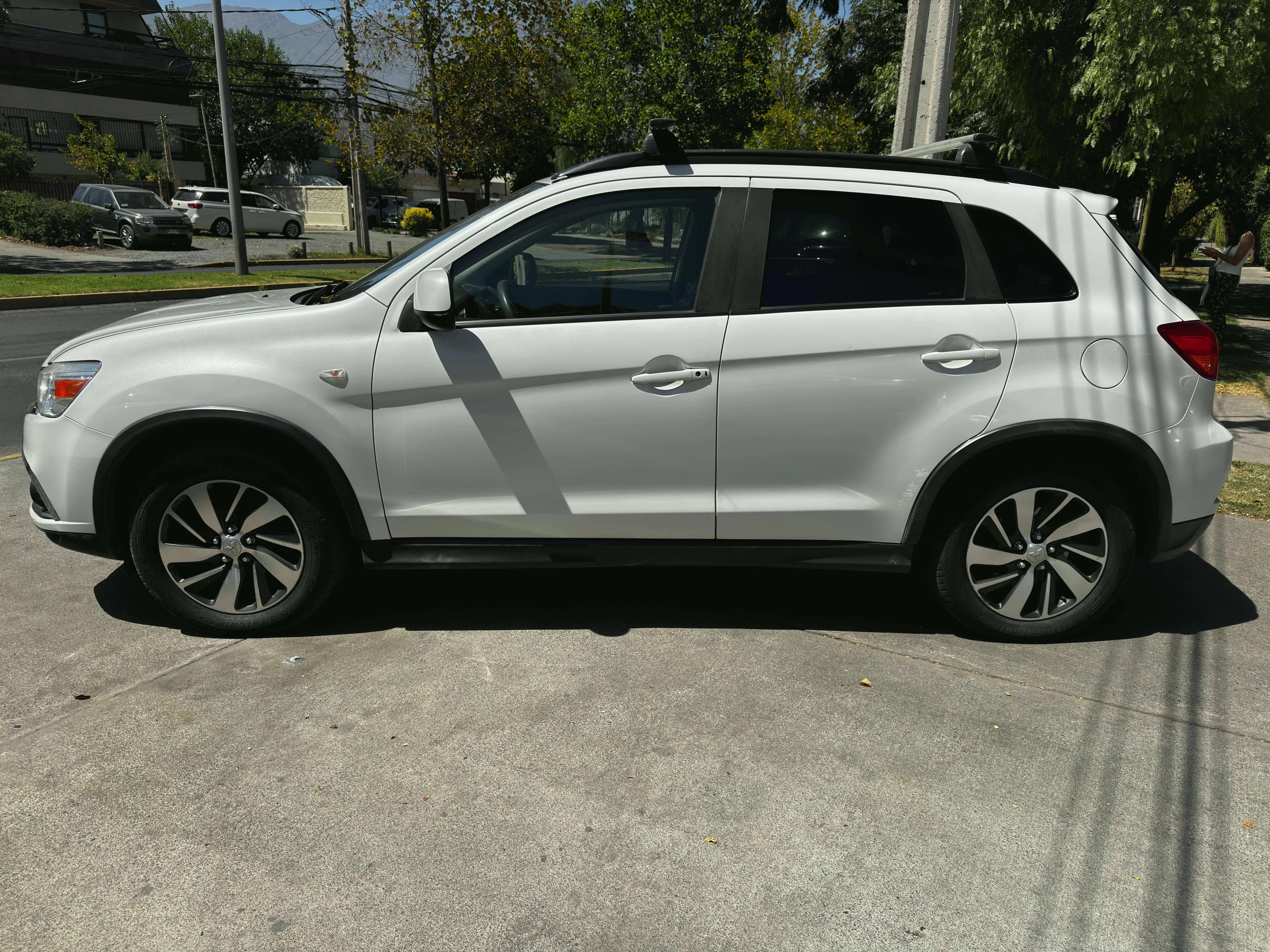 MITSUBISHI  ASX 1.6 MEC CARPLAY UNICO DUEÑO vista 5