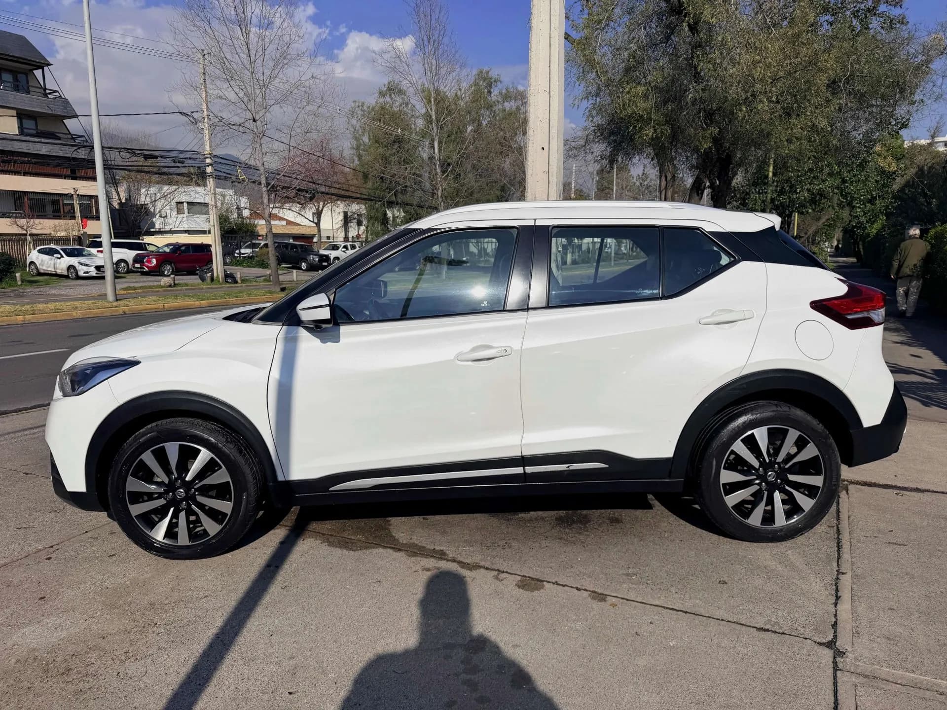Nissan NISSAN - KICKS - EXCLISIVE 1.6 AUTOMATICO FULL AIRE AIRBAG SONY VER EN LAS CONDES vista 4