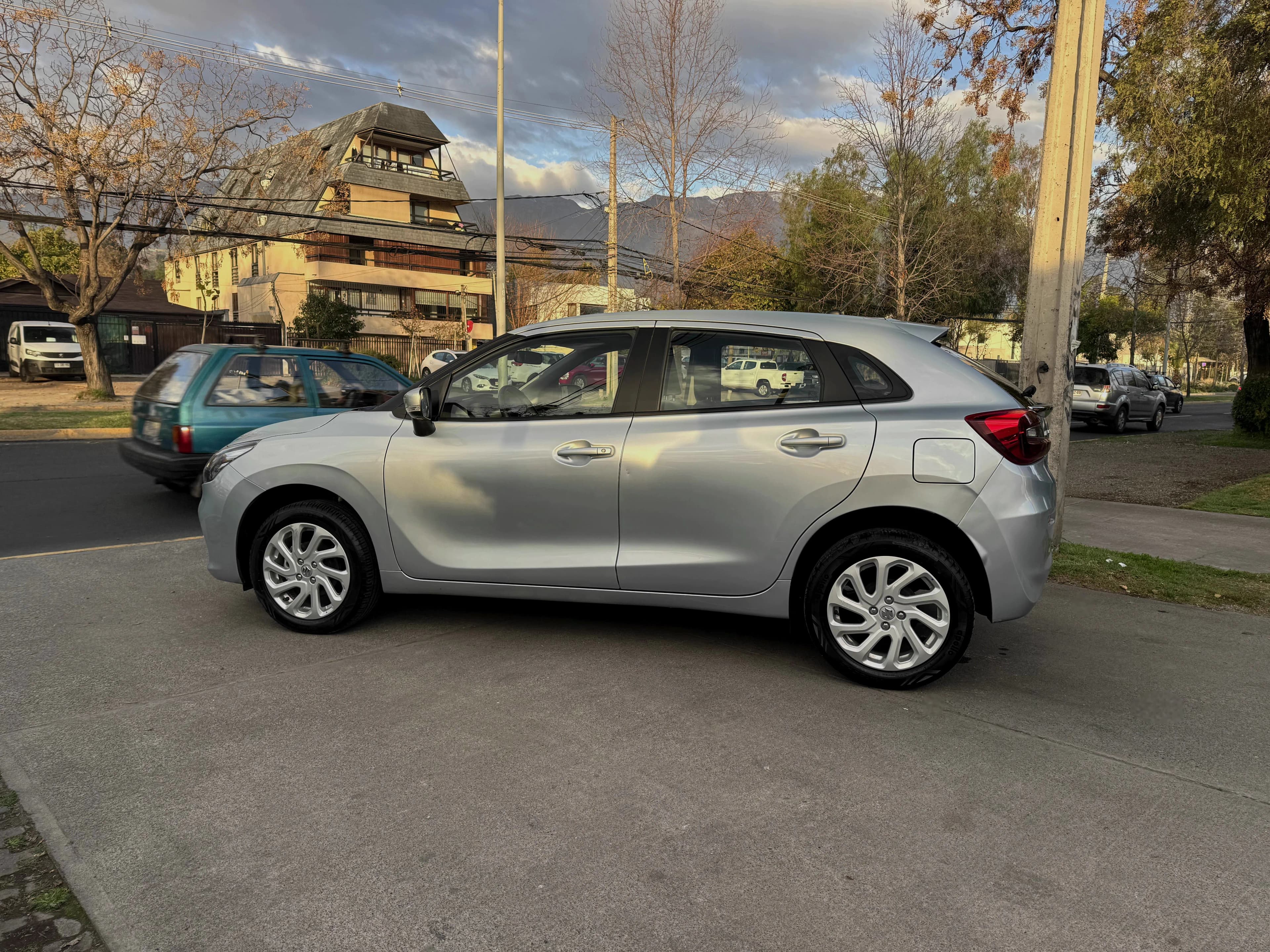SUZUKI NEW BALENO GLS 1.5 MEC UNICO DUEÑO vista 4