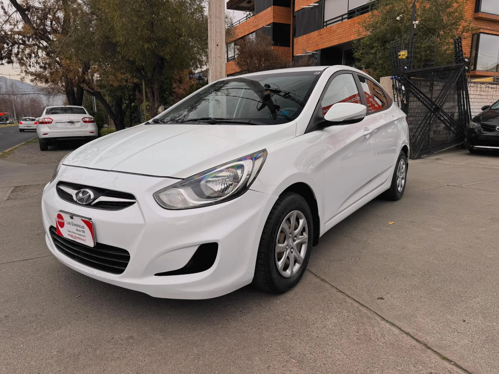 HYUNDAI HYUNDAI - ACCENT - ACCENT RB GL 1.6 AUTOMATICO FULL AIRE vista 4